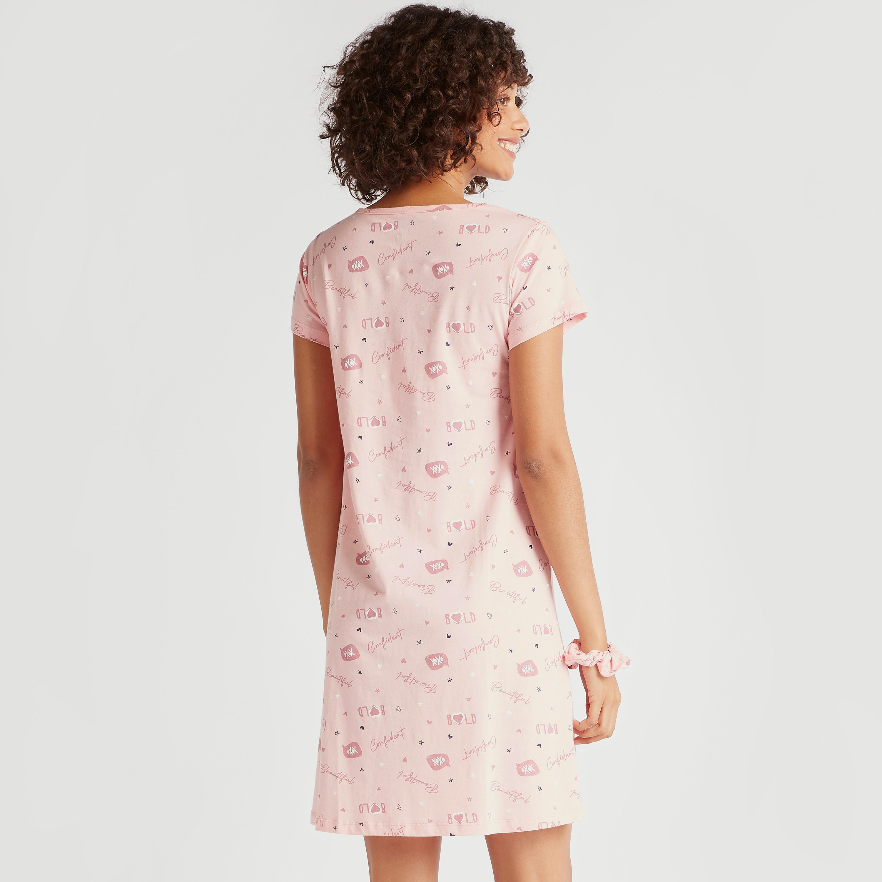 قميص نوم بأكمام كاب وياقة ضيقة وطبعات- طقم من قطعتين-women-clothing-nightwear-nighties-image-4