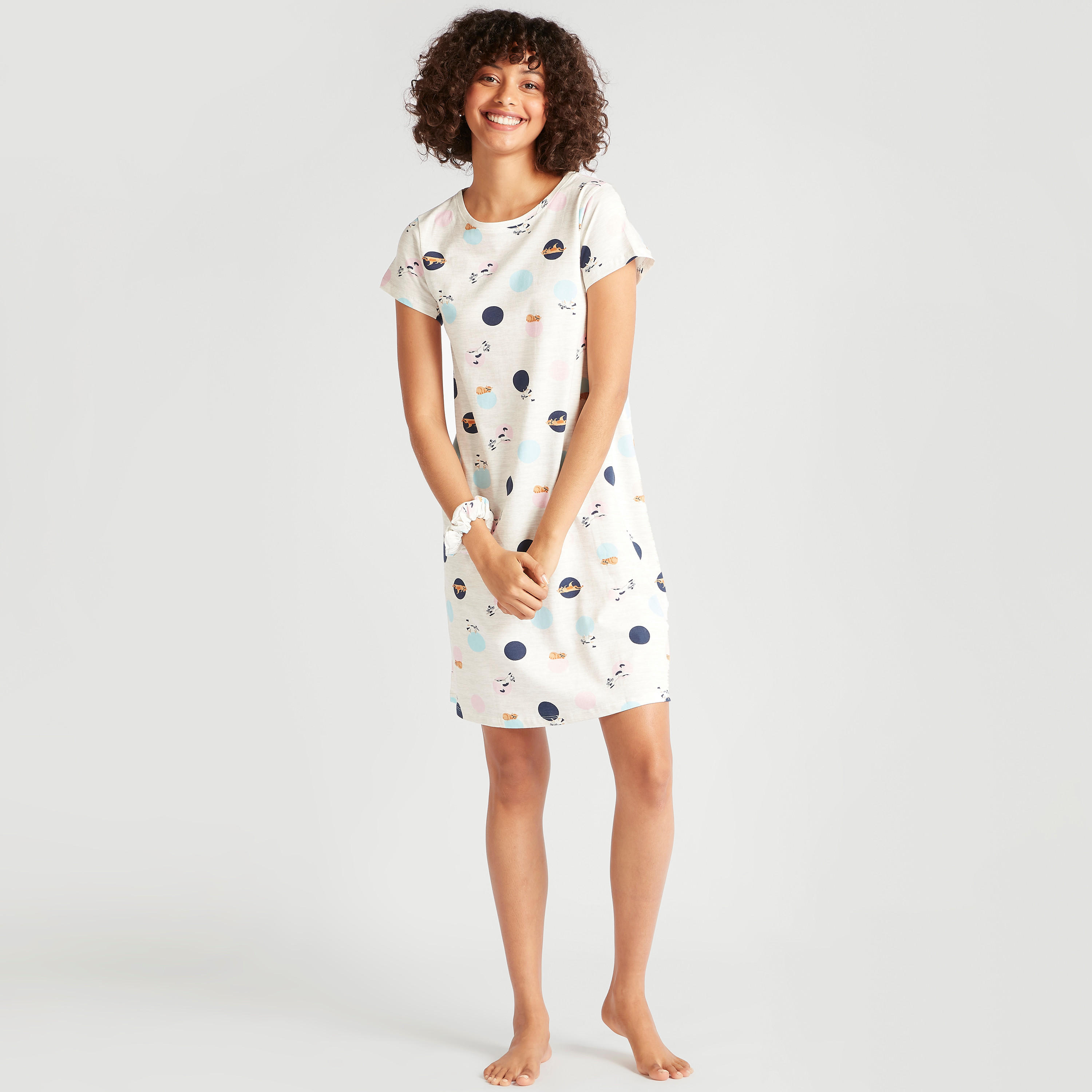 قميص نوم بأكمام كاب وياقة مستديرة وطبعات - طقم من قطعتين-women-clothing-nightwear-nighties-image-3