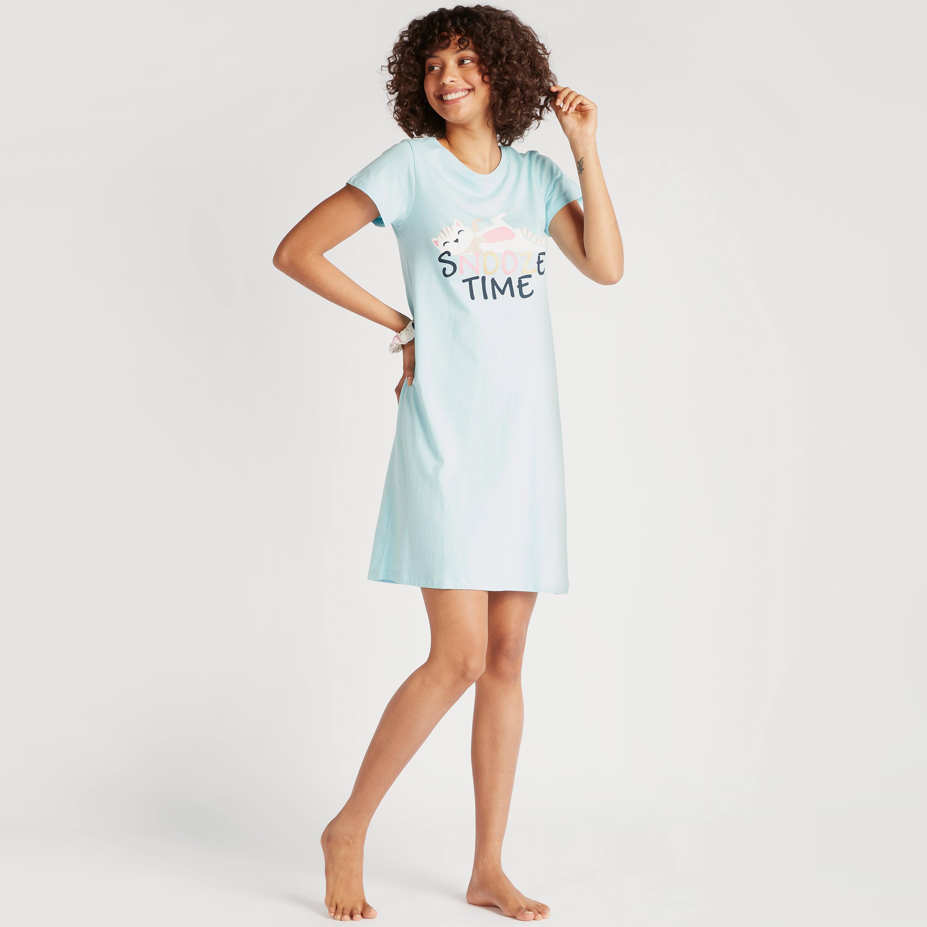 قميص نوم بأكمام كاب وياقة مستديرة وطبعات - طقم من قطعتين-women-clothing-nightwear-nighties-image-7