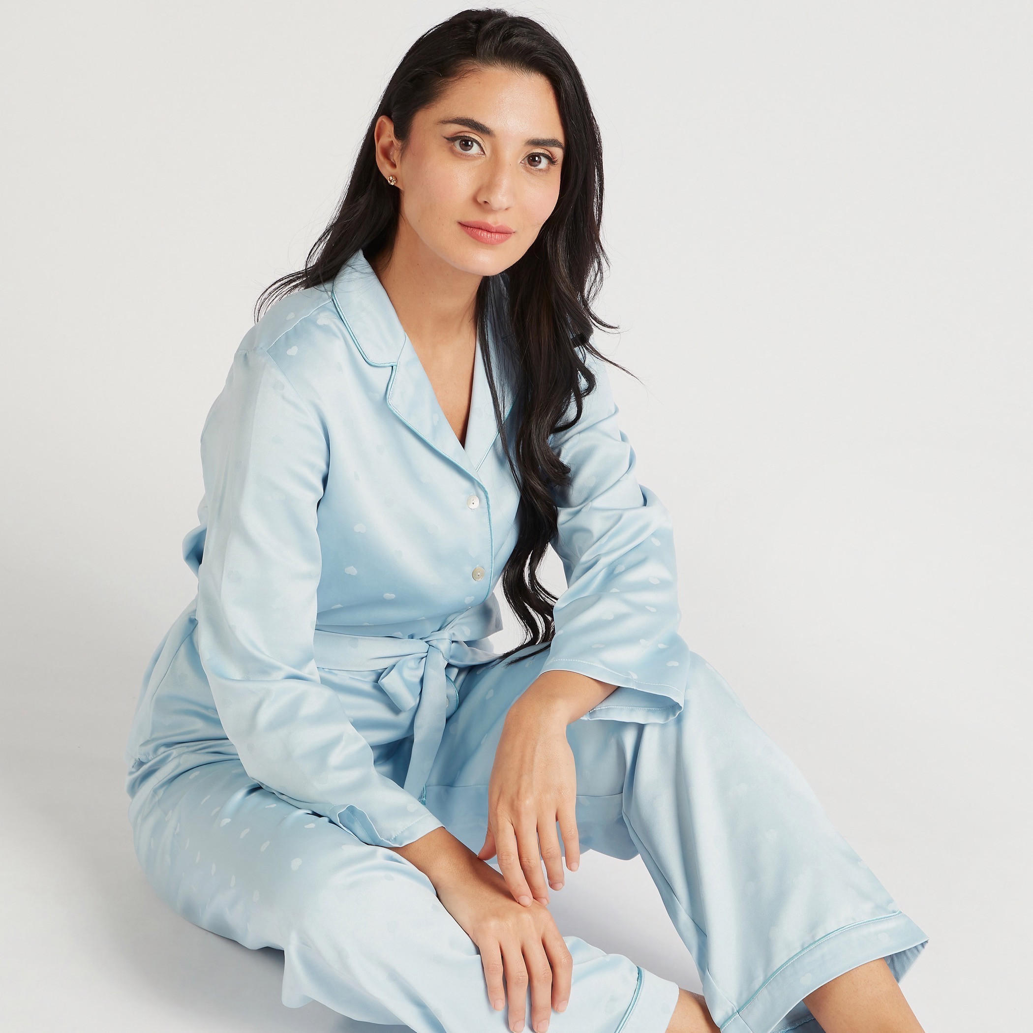 طقم بنطلون بيجاما وقميص بحزام وطبعات قلب-women-clothing-nightwear-pyjamas-longsets-image-1