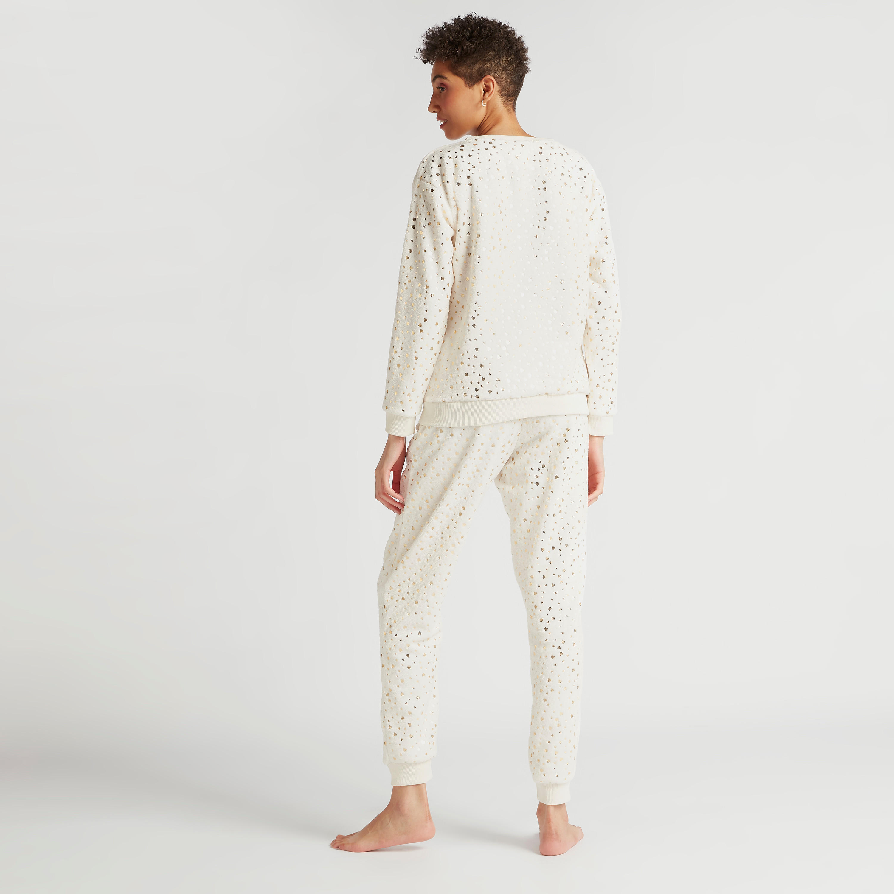 طقم بنطلون بيجاما وتيشيرت بطبعات قلب وياقة ضيّقة-women-clothing-nightwear-pyjamas-longsets-image-3