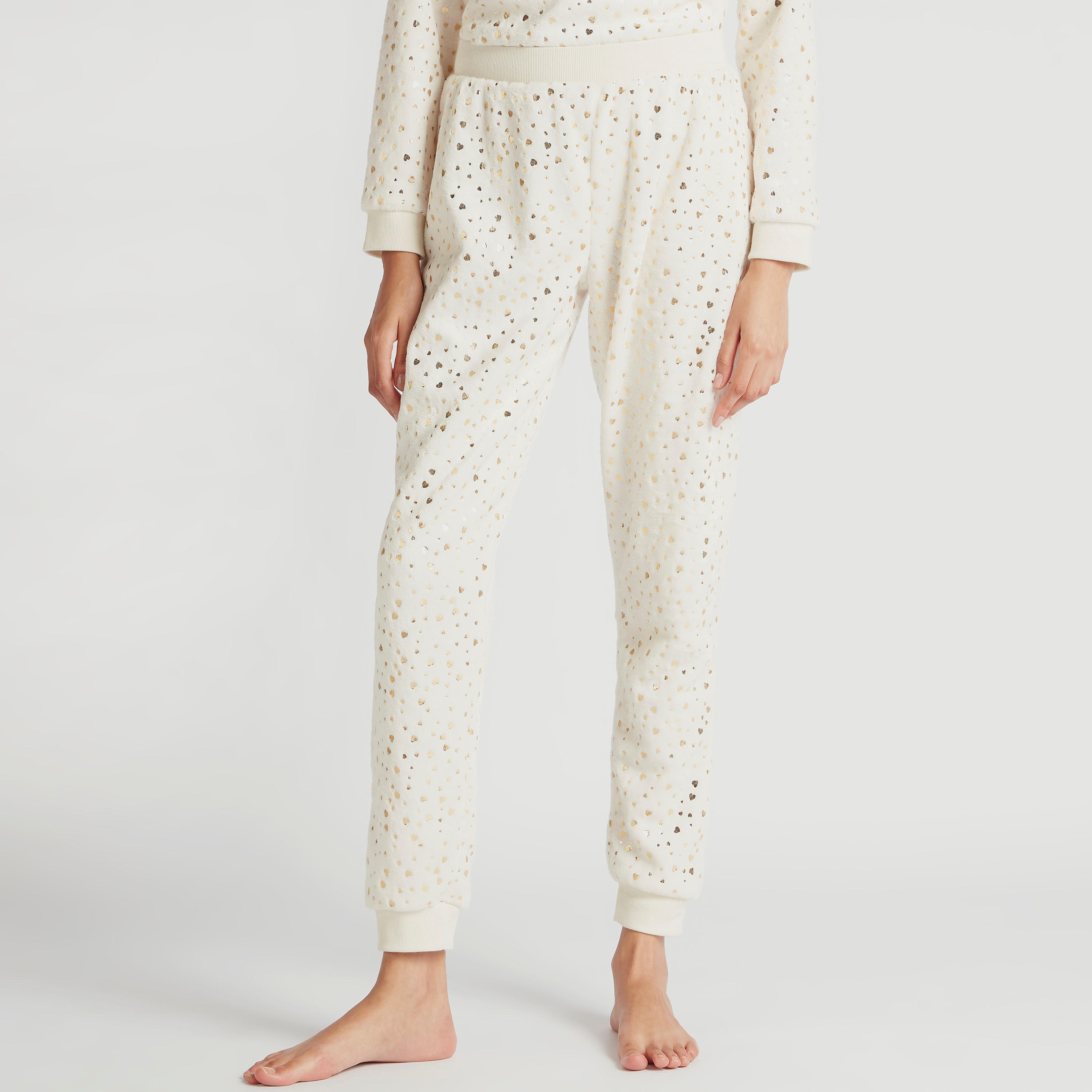 طقم بنطلون بيجاما وتيشيرت بطبعات قلب وياقة ضيّقة-women-clothing-nightwear-pyjamas-longsets-image-5