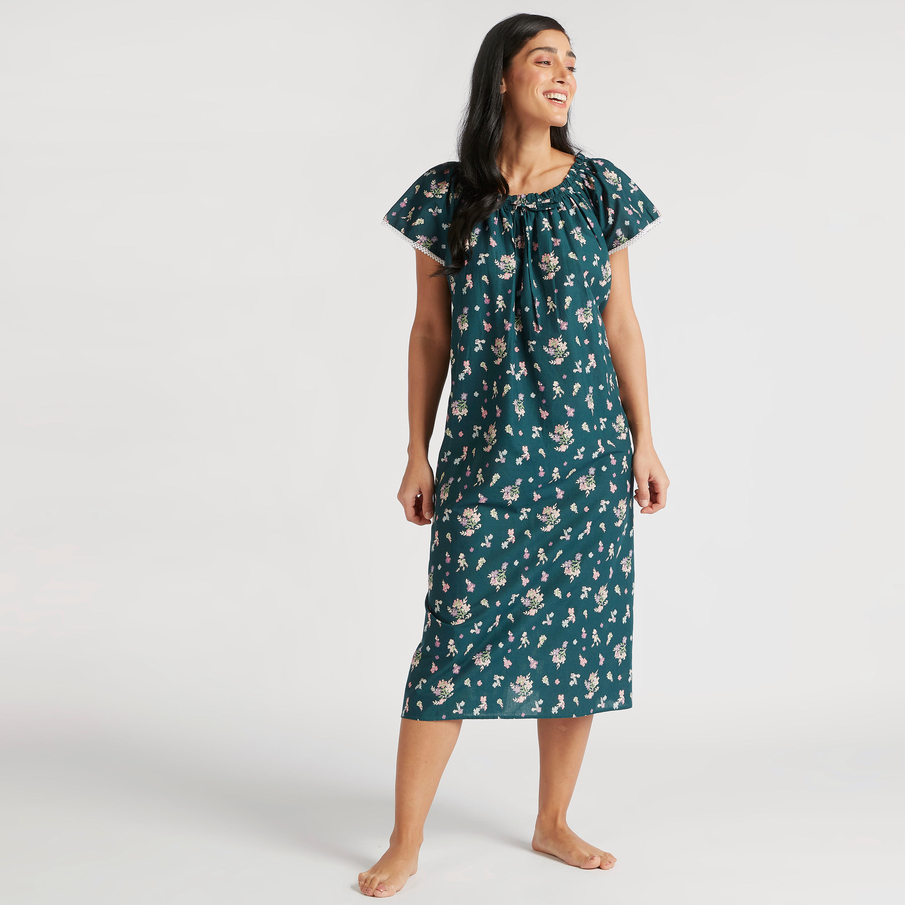 ثوب بطبعات وياقة بكسرات وأكمام قصيرة-women-clothing-nightwear-nighties-image-1