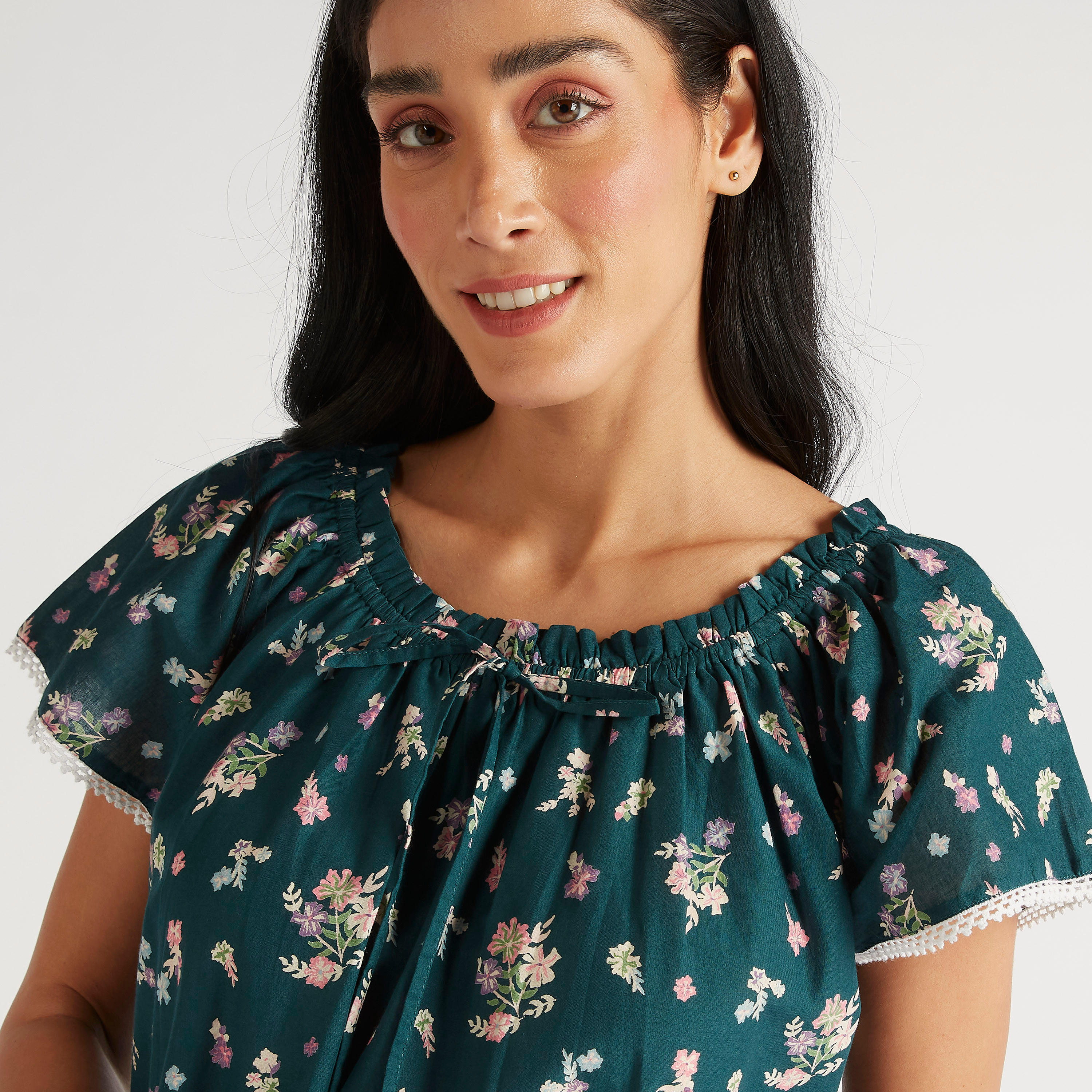 ثوب بطبعات وياقة بكسرات وأكمام قصيرة-women-clothing-nightwear-nighties-image-5
