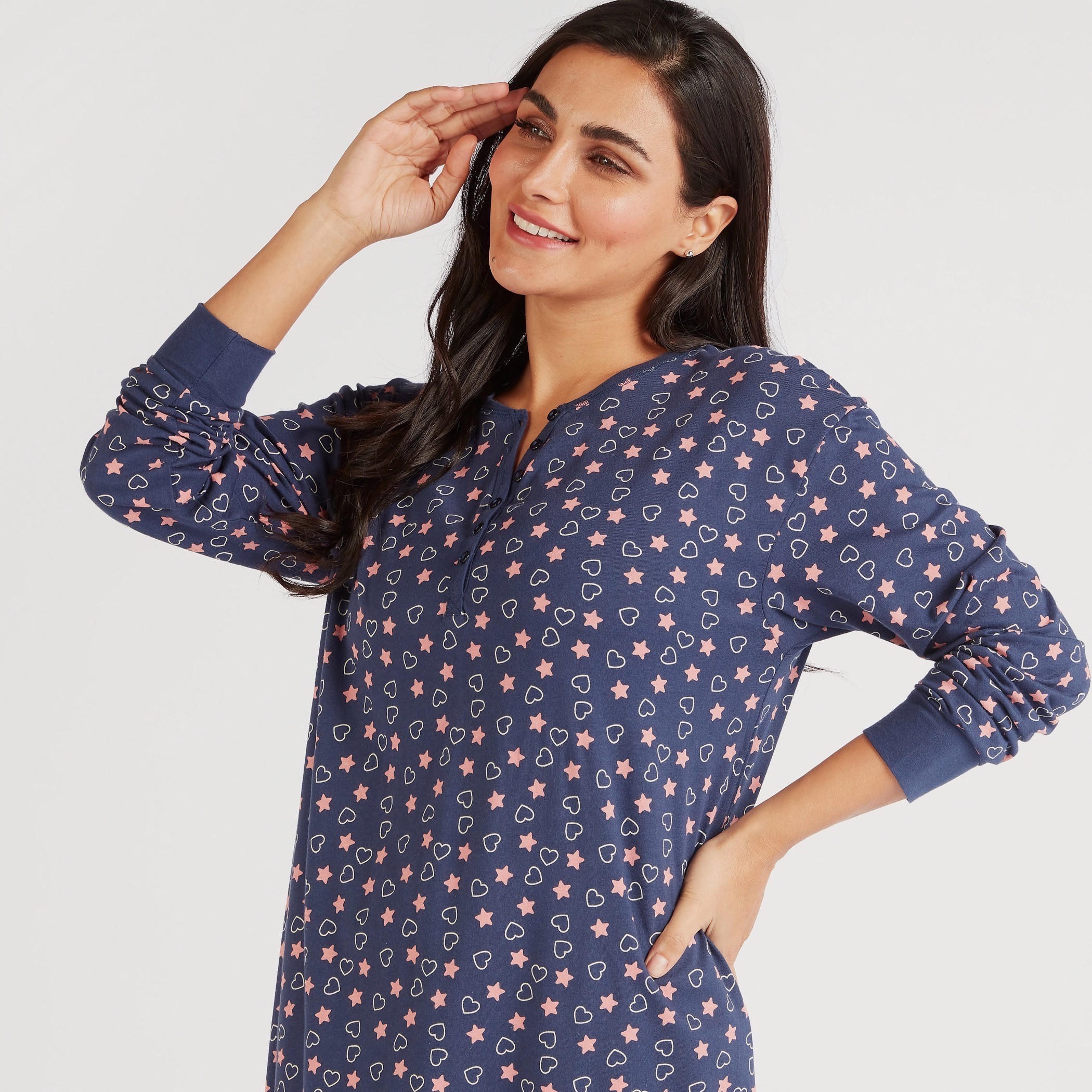 قميص نوم بطبعات وقبّعة وأكمام طويلة-women-clothing-nightwear-nighties-image-3