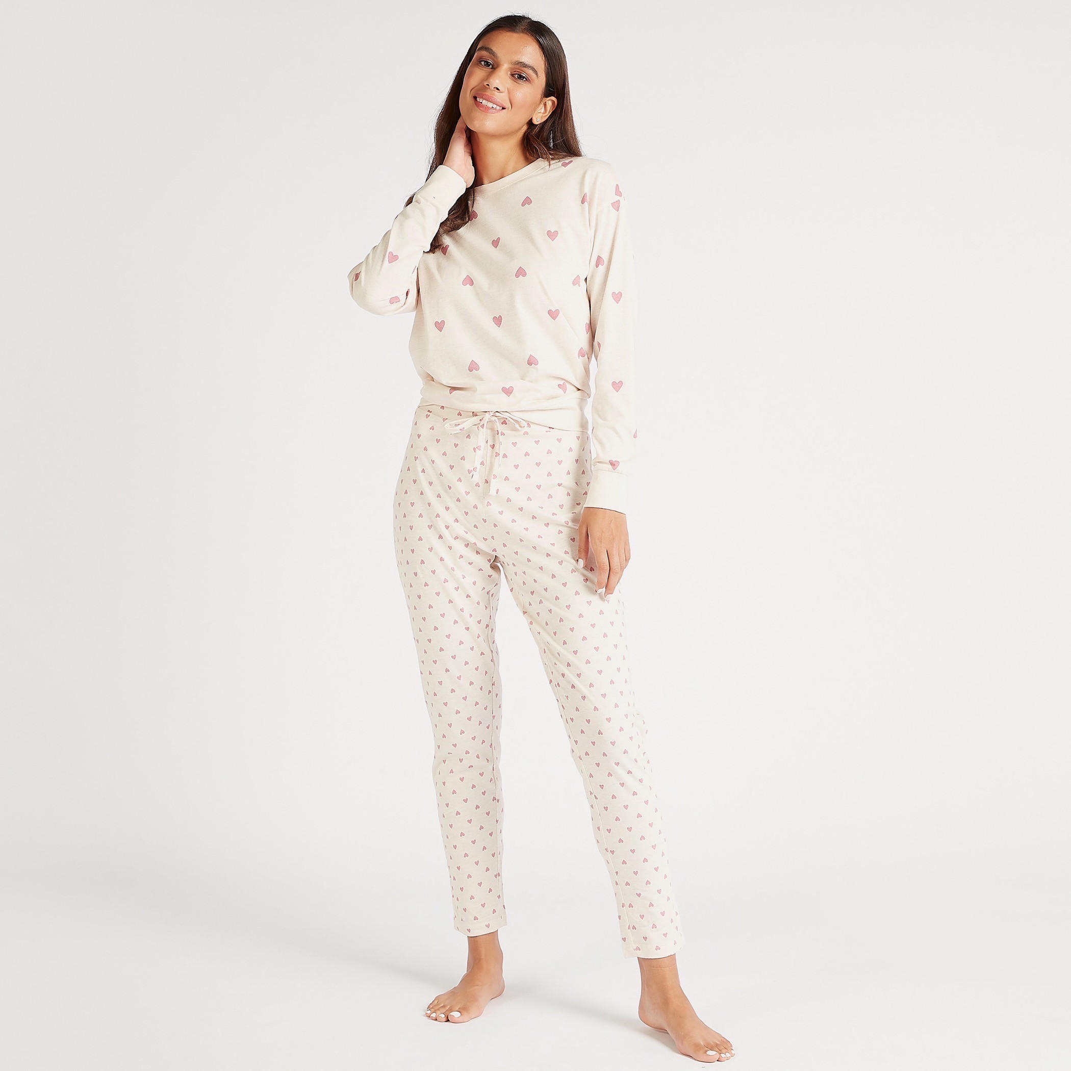 طقم بنطلون بيجاما وتيشيرت بطبعات قلب-women-clothing-nightwear-pyjamas-longsets-image-2