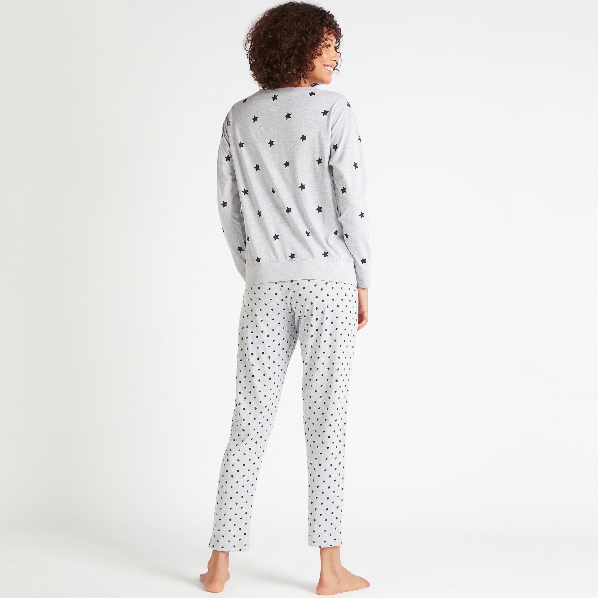 طقم بنطلون بيجاما وتيشيرت بطبعات نجوم-women-clothing-nightwear-pyjamas-longsets-image-4