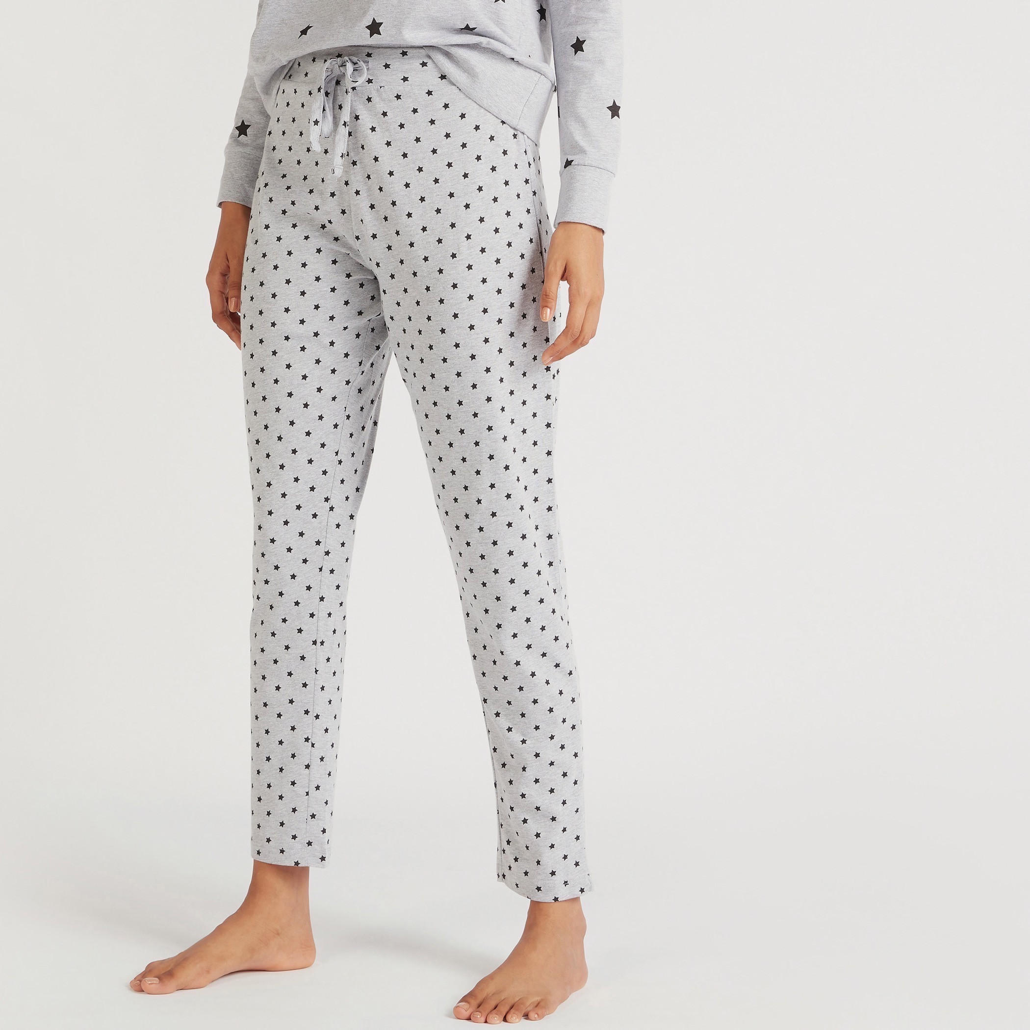طقم بنطلون بيجاما وتيشيرت بطبعات نجوم-women-clothing-nightwear-pyjamas-longsets-image-5