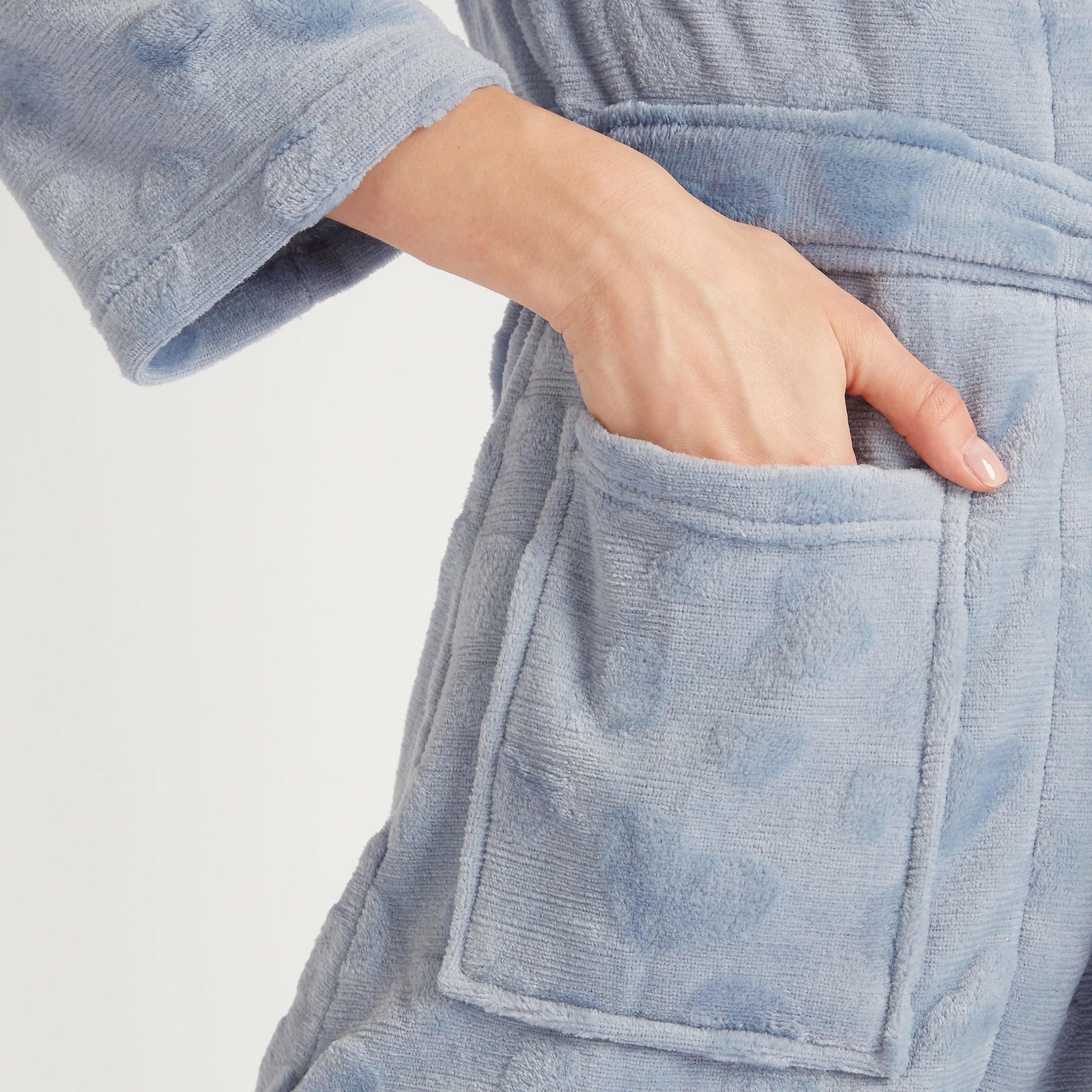 روب نوم بتصميم قلب بارز الملمس بحزام وجيوب-women-clothing-nightwear-robes-image-7