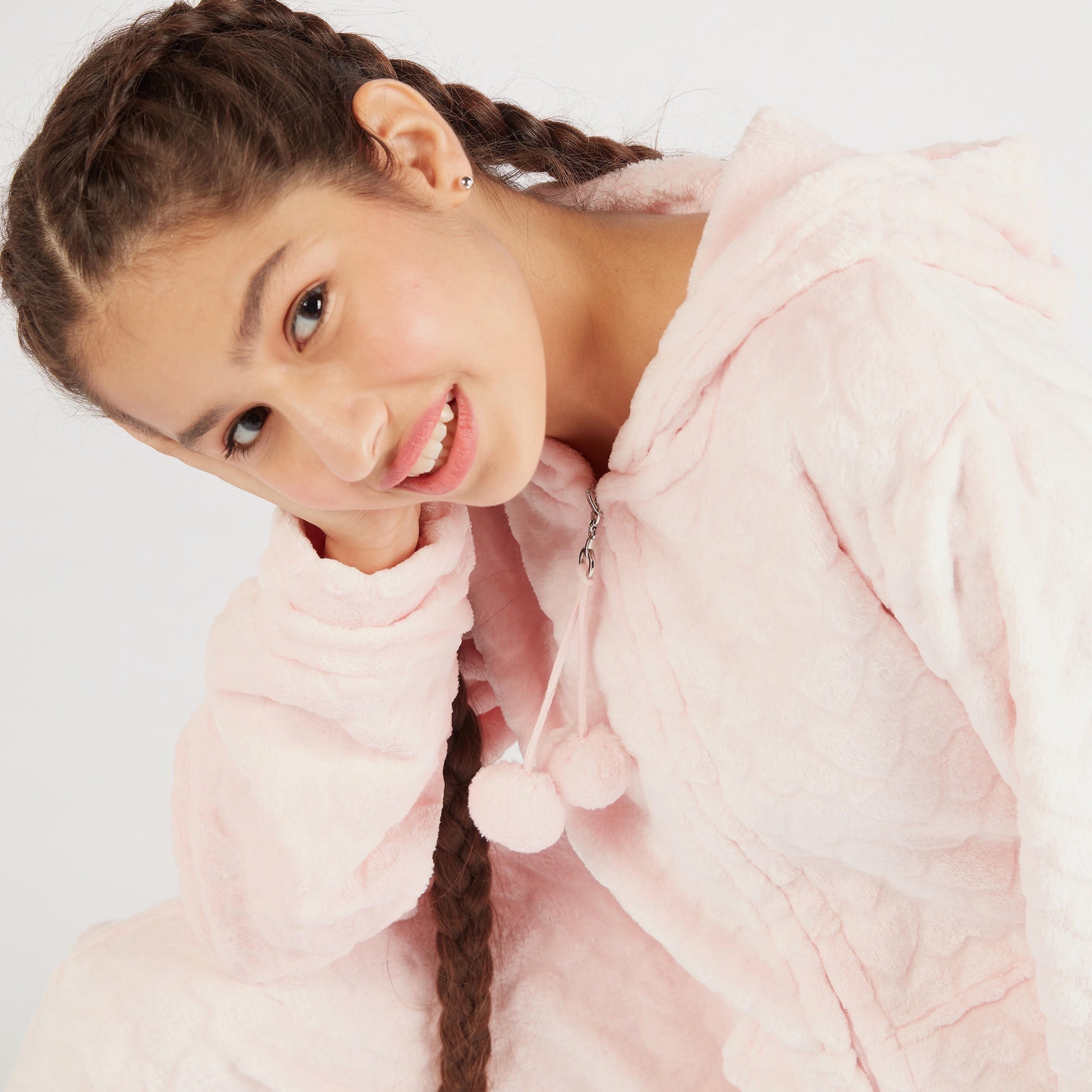 قميص نوم بارز الملمس بقبّعة وأكمام طويلة-women-clothing-nightwear-nighties-image-3