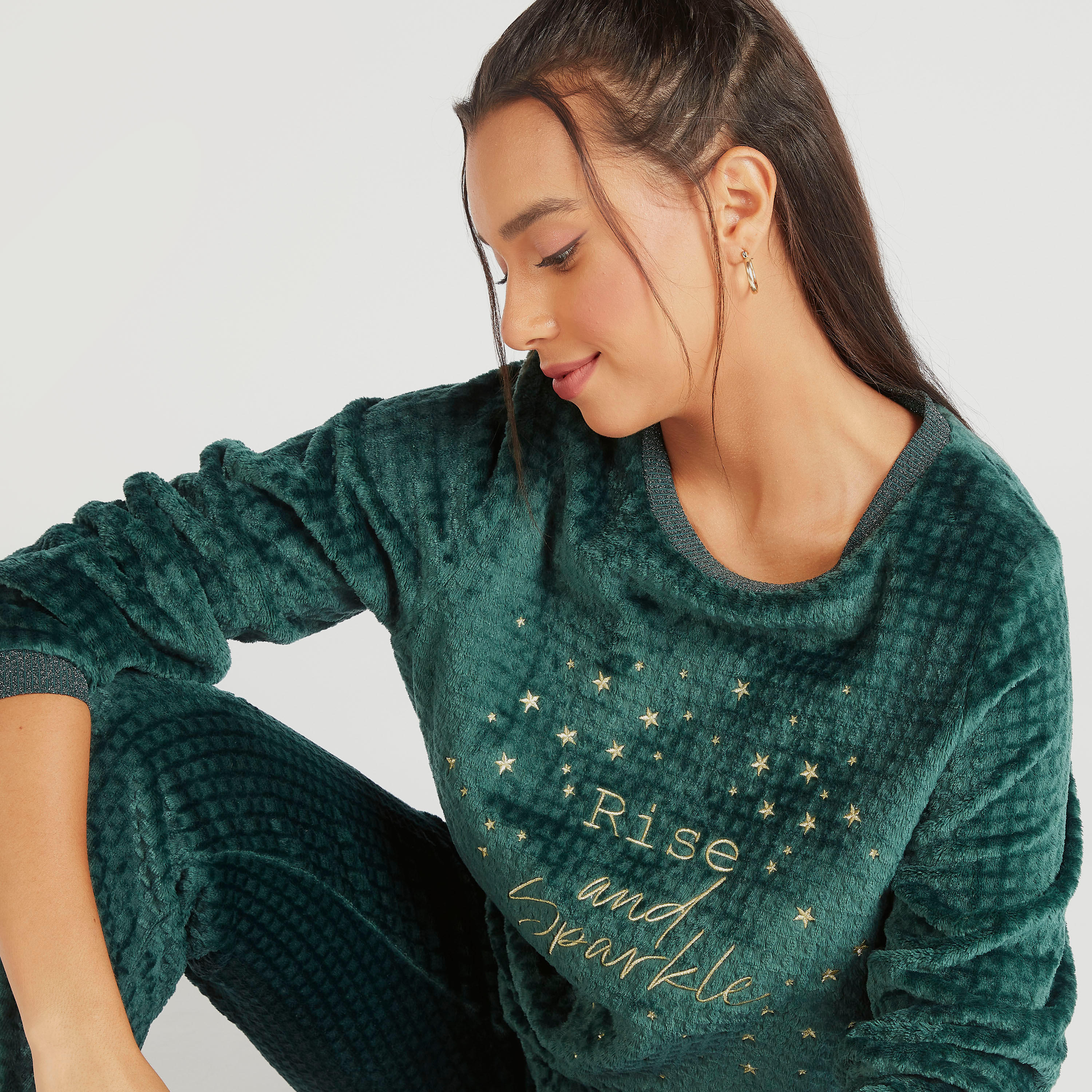 طقم بنطلون بيجاما وتيشيرت بارز الملمس بياقة ضيّقة-women-clothing-nightwear-pyjamas-longsets-image-3