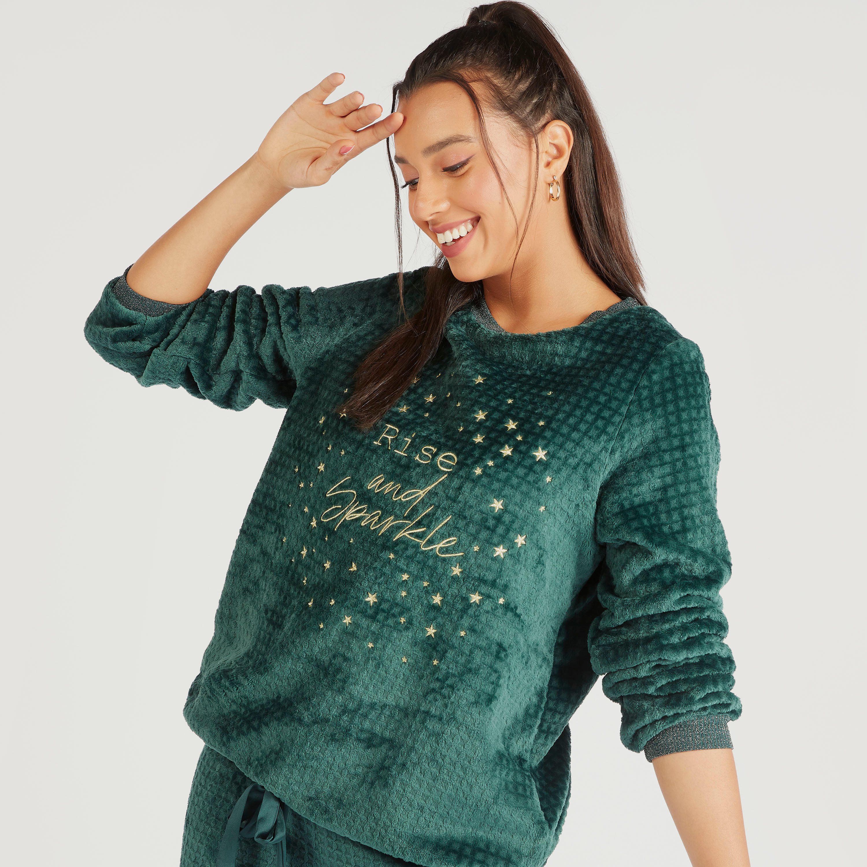 طقم بنطلون بيجاما وتيشيرت بارز الملمس بياقة ضيّقة-women-clothing-nightwear-pyjamas-longsets-image-5