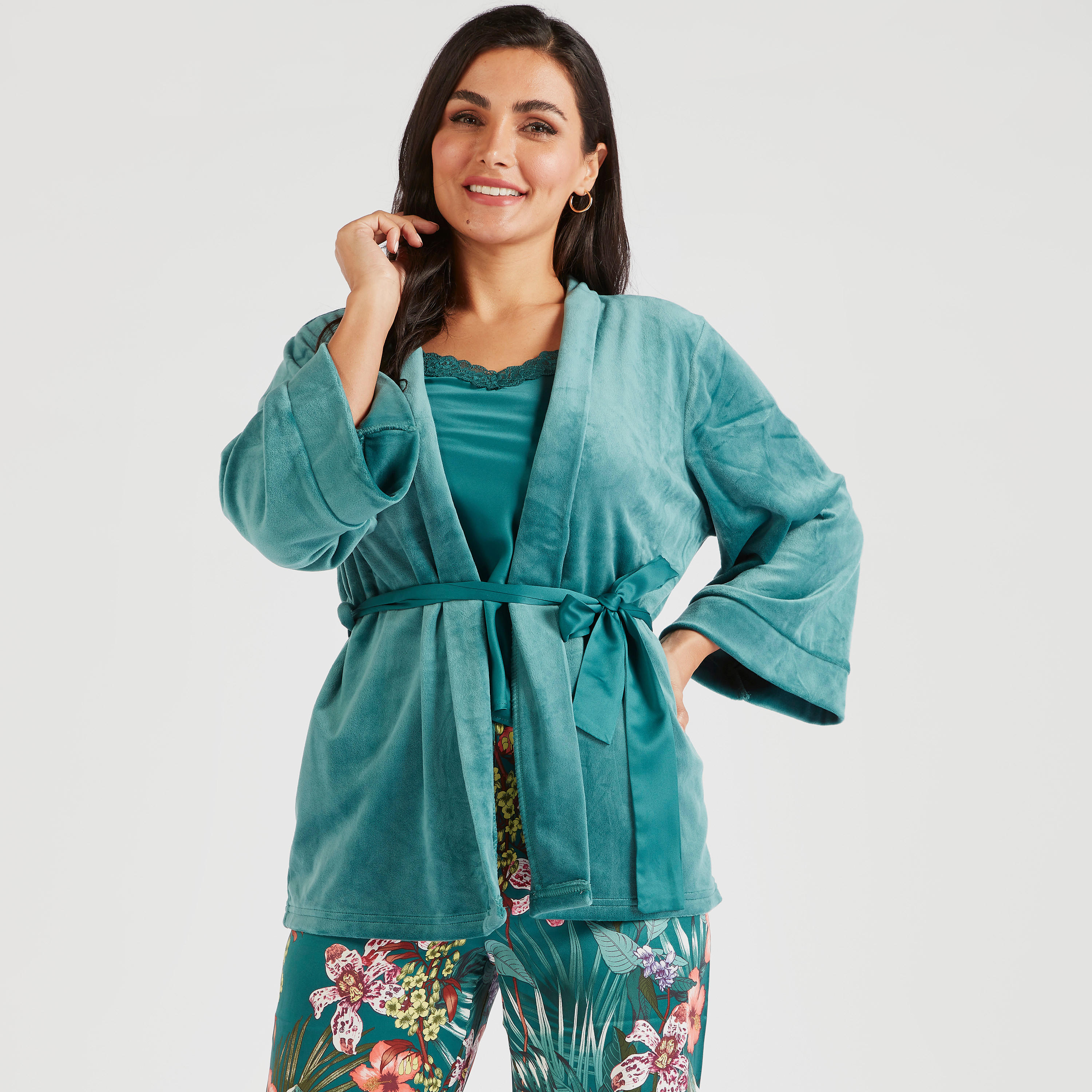 طقم بلوزة كامي بياقة v وقميص نوم بحزام وبنطلون بيجاما بطبعات-women-clothing-nightwear-pyjamas-longsets-image-3