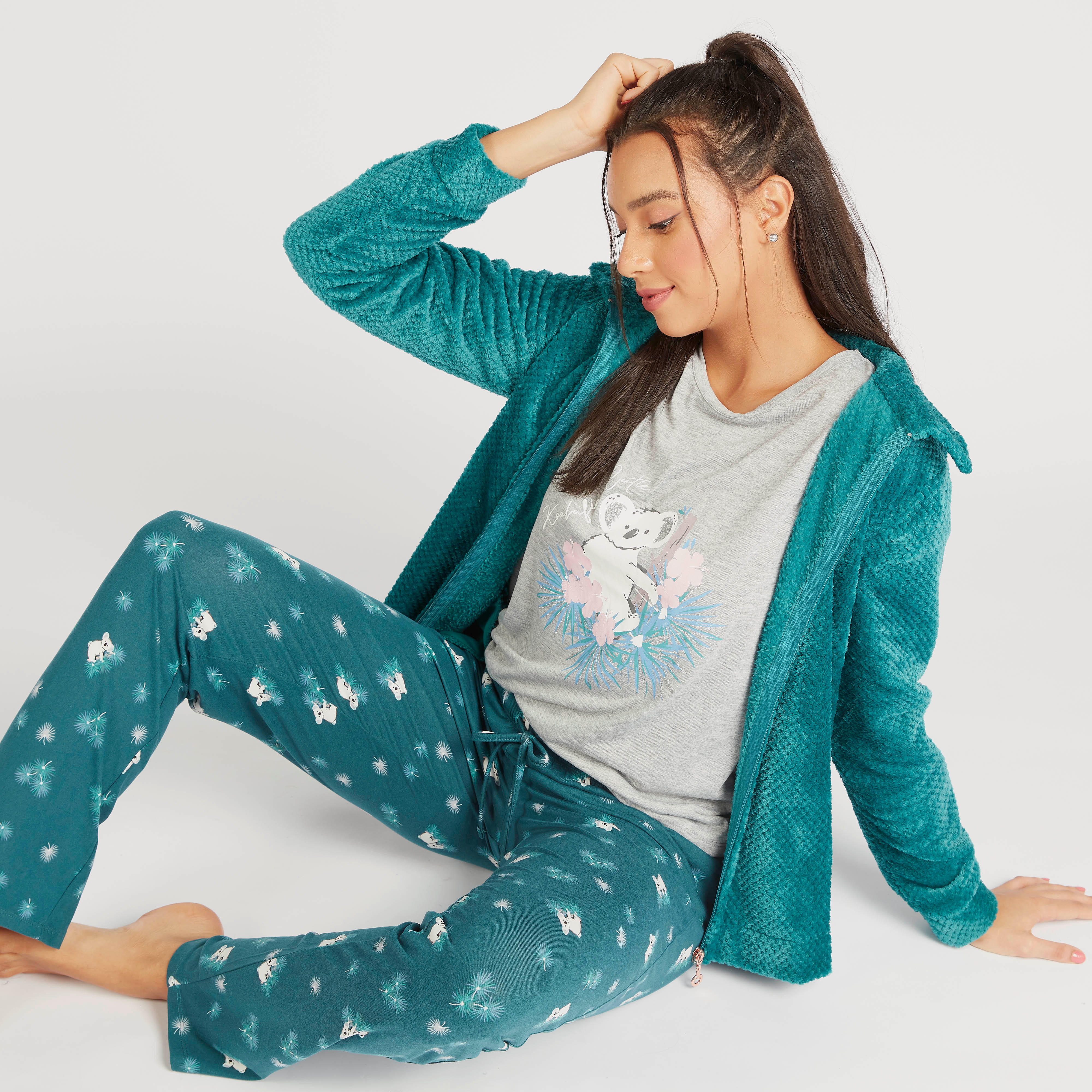 طقم بنطلون بيجاما طويل وتيشيرت بطبعات وجاكيت بسحاب-women-clothing-nightwear-pyjamas-longsets-image-1