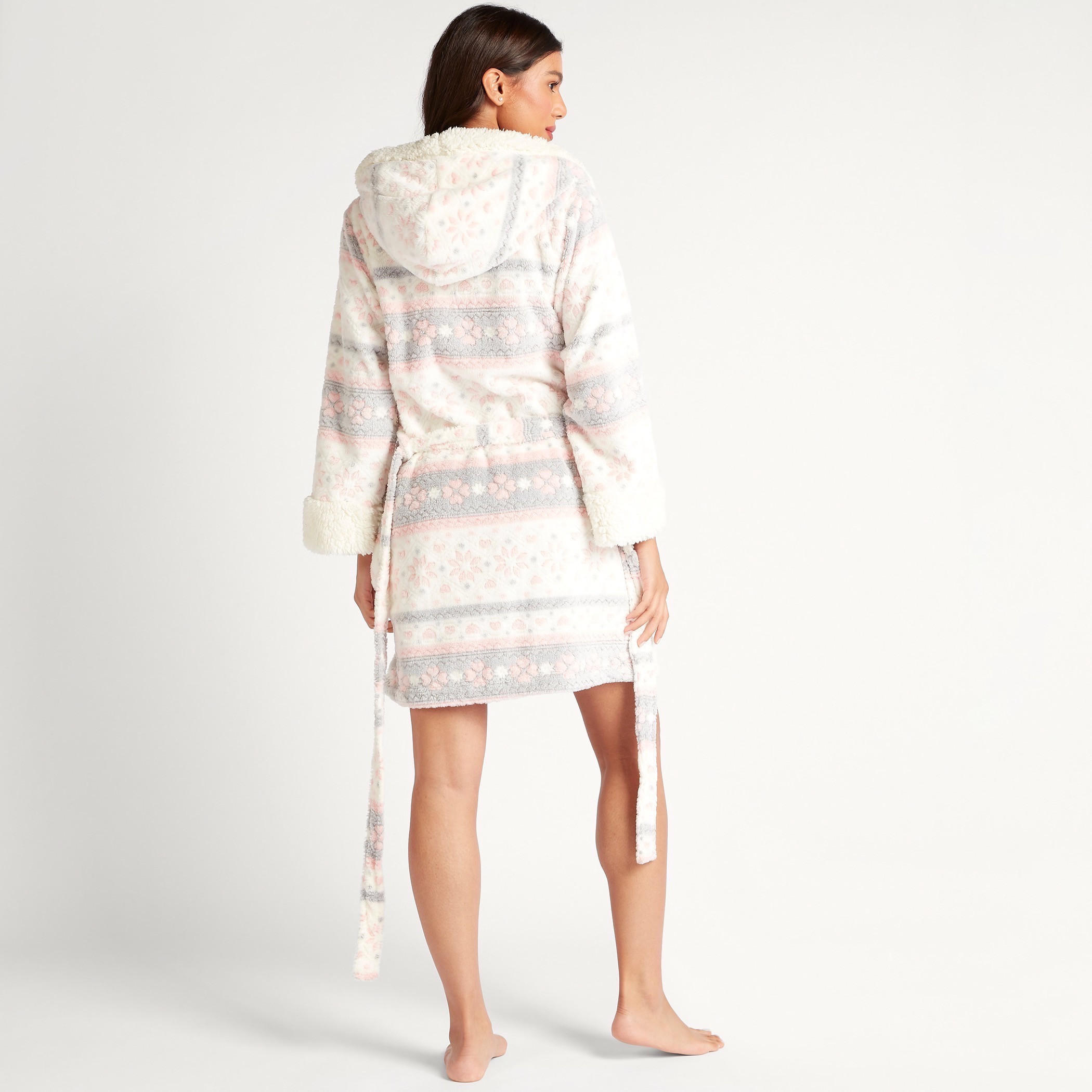 روب نوم بقبّعة وحزام وتفاصيل بوم بوم-women-clothing-nightwear-robes-image-4