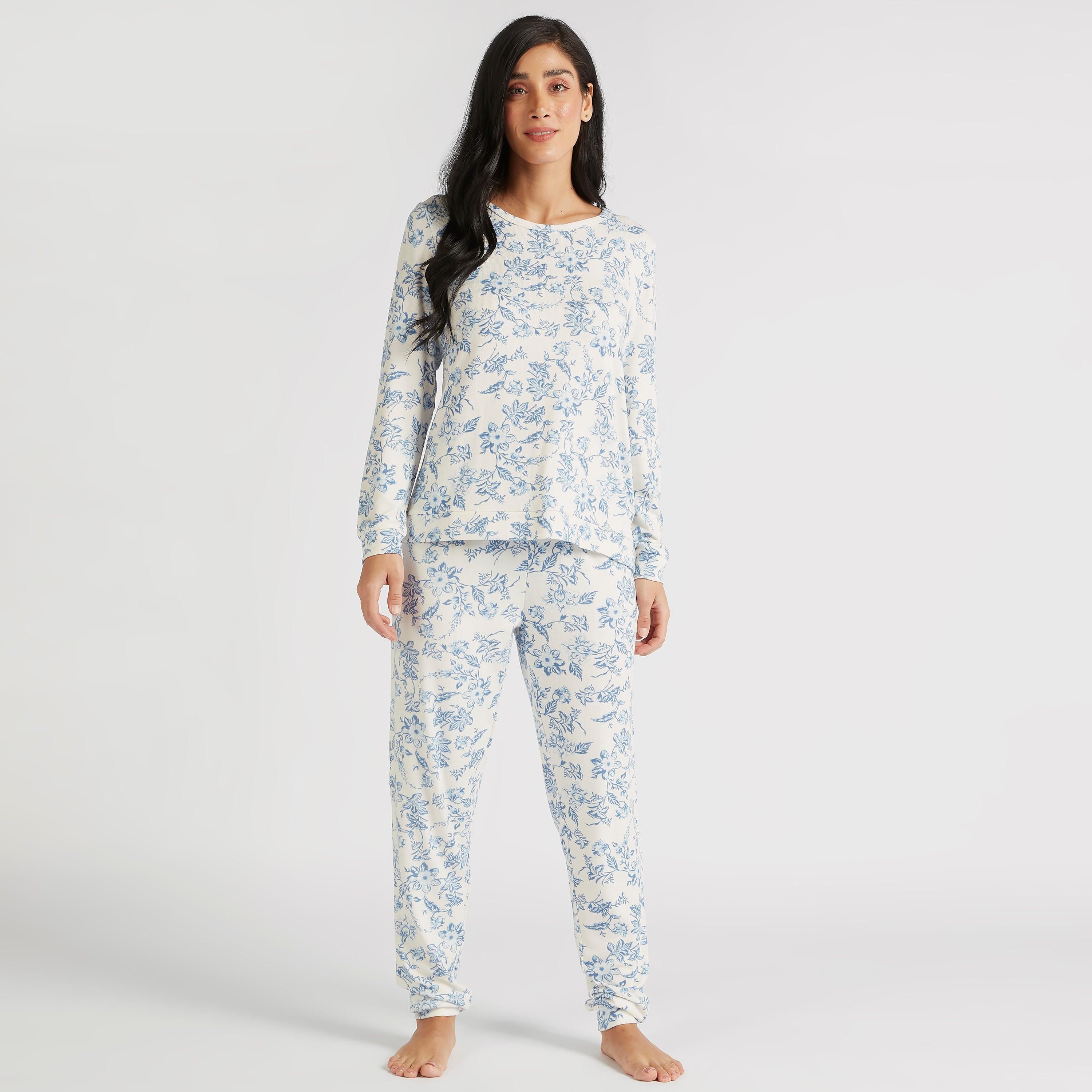طقم بنطلون بيجاما طويل وتيشيرت بأكمام طويلة وطبعات-women-clothing-nightwear-pyjamas-longsets-image-5