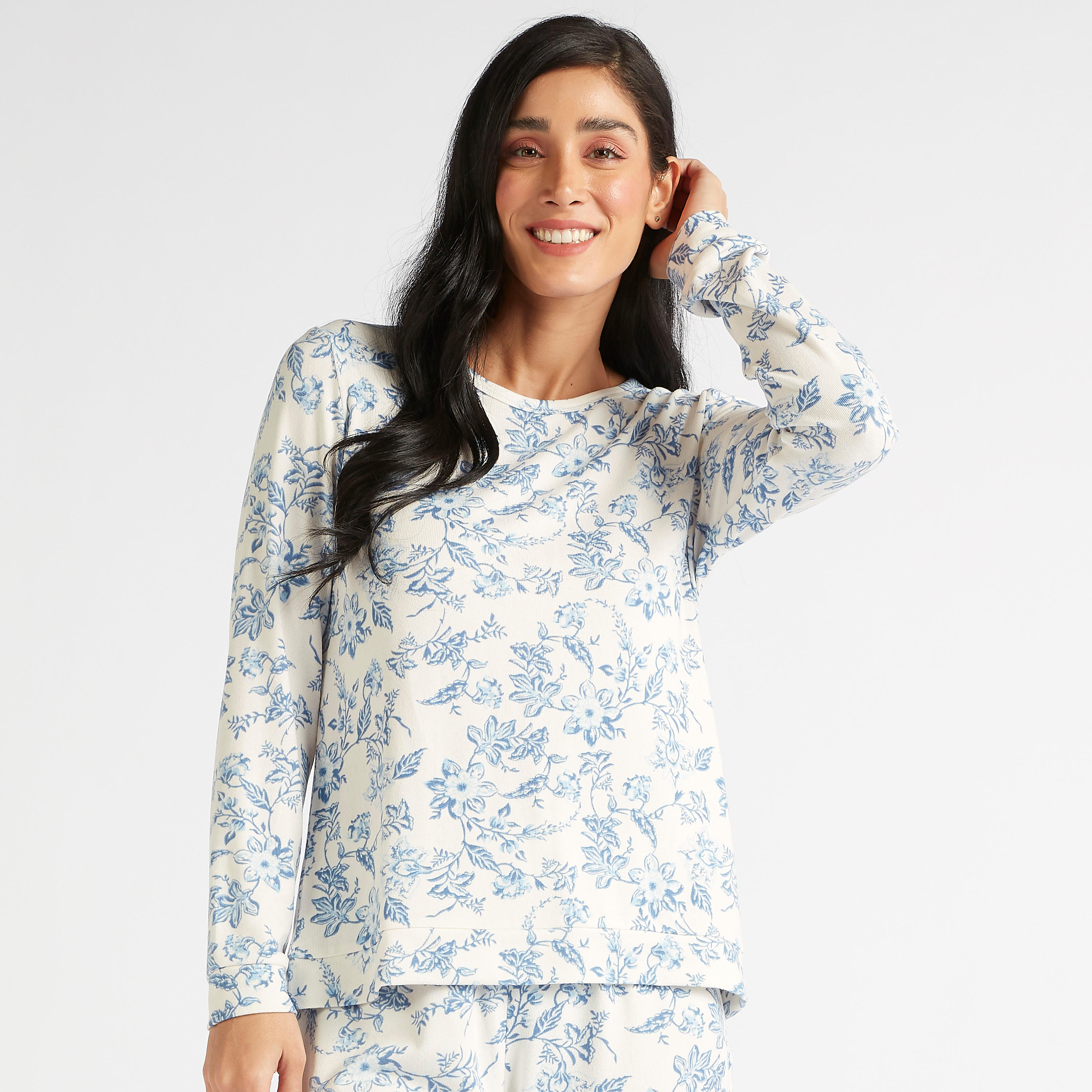 طقم بنطلون بيجاما طويل وتيشيرت بأكمام طويلة وطبعات-women-clothing-nightwear-pyjamas-longsets-image-2
