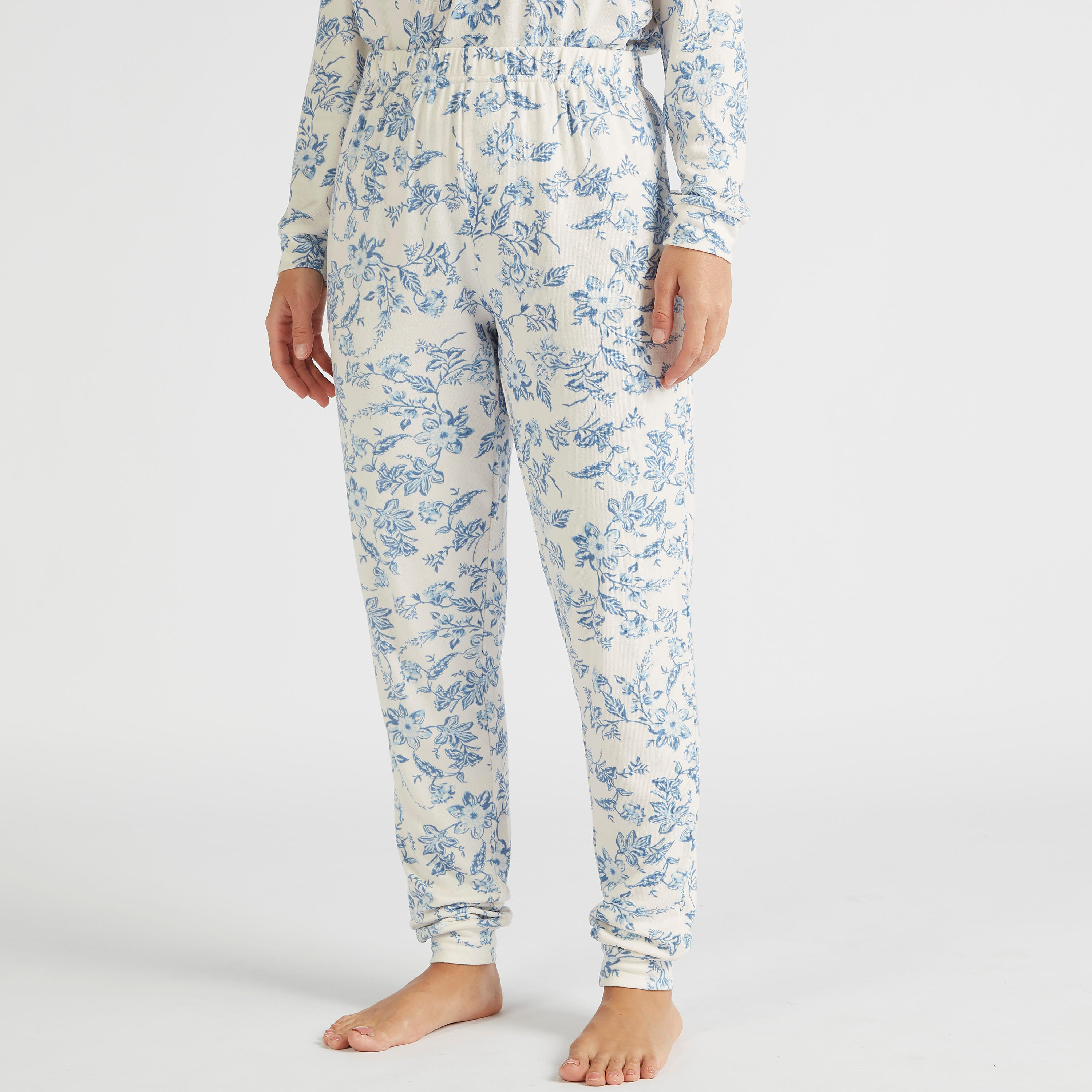 طقم بنطلون بيجاما طويل وتيشيرت بأكمام طويلة وطبعات-women-clothing-nightwear-pyjamas-longsets-image-1