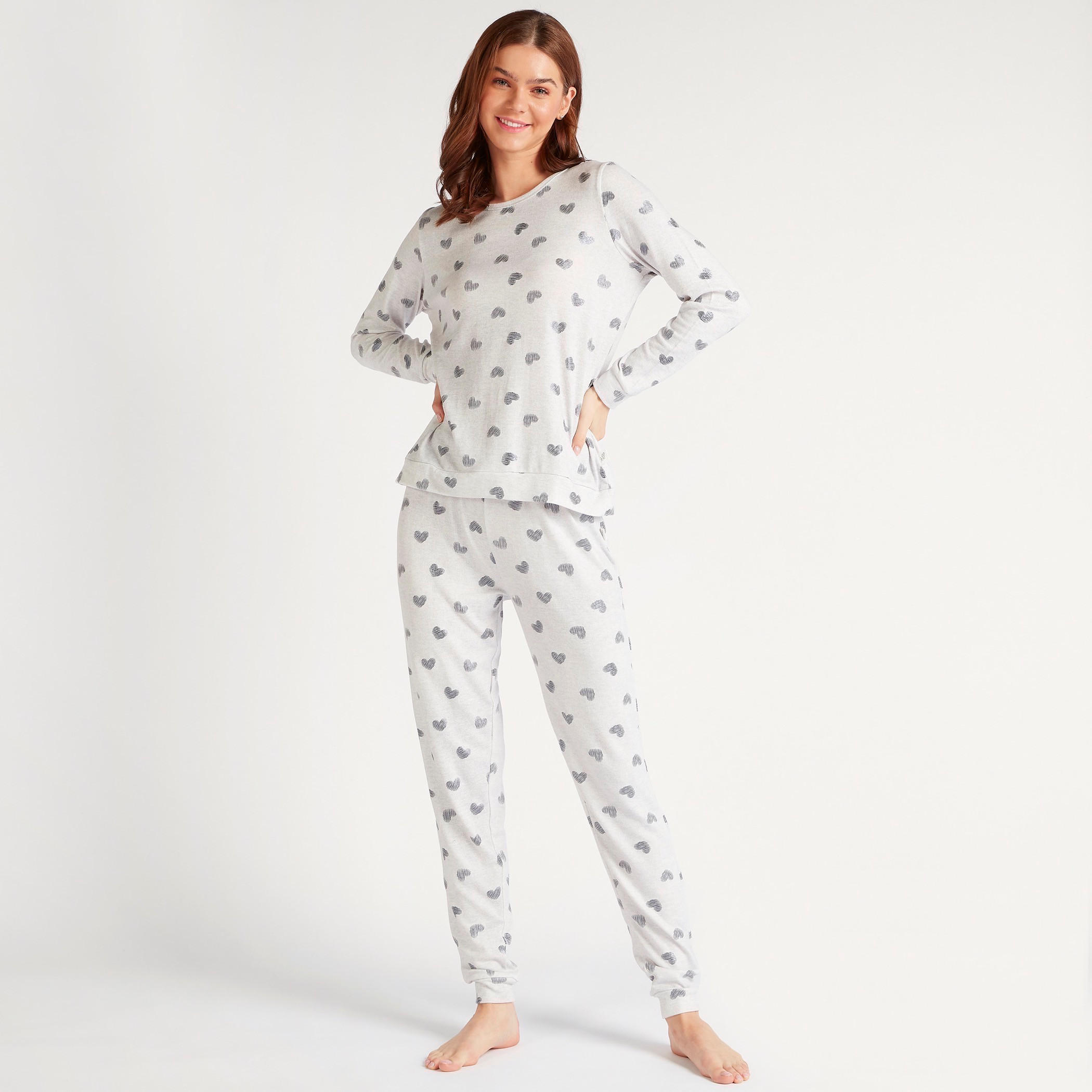 طقم بنطلون بيجاما طويل وتيشيرت بطبعات قلب-women-clothing-nightwear-pyjamas-longsets-image-1