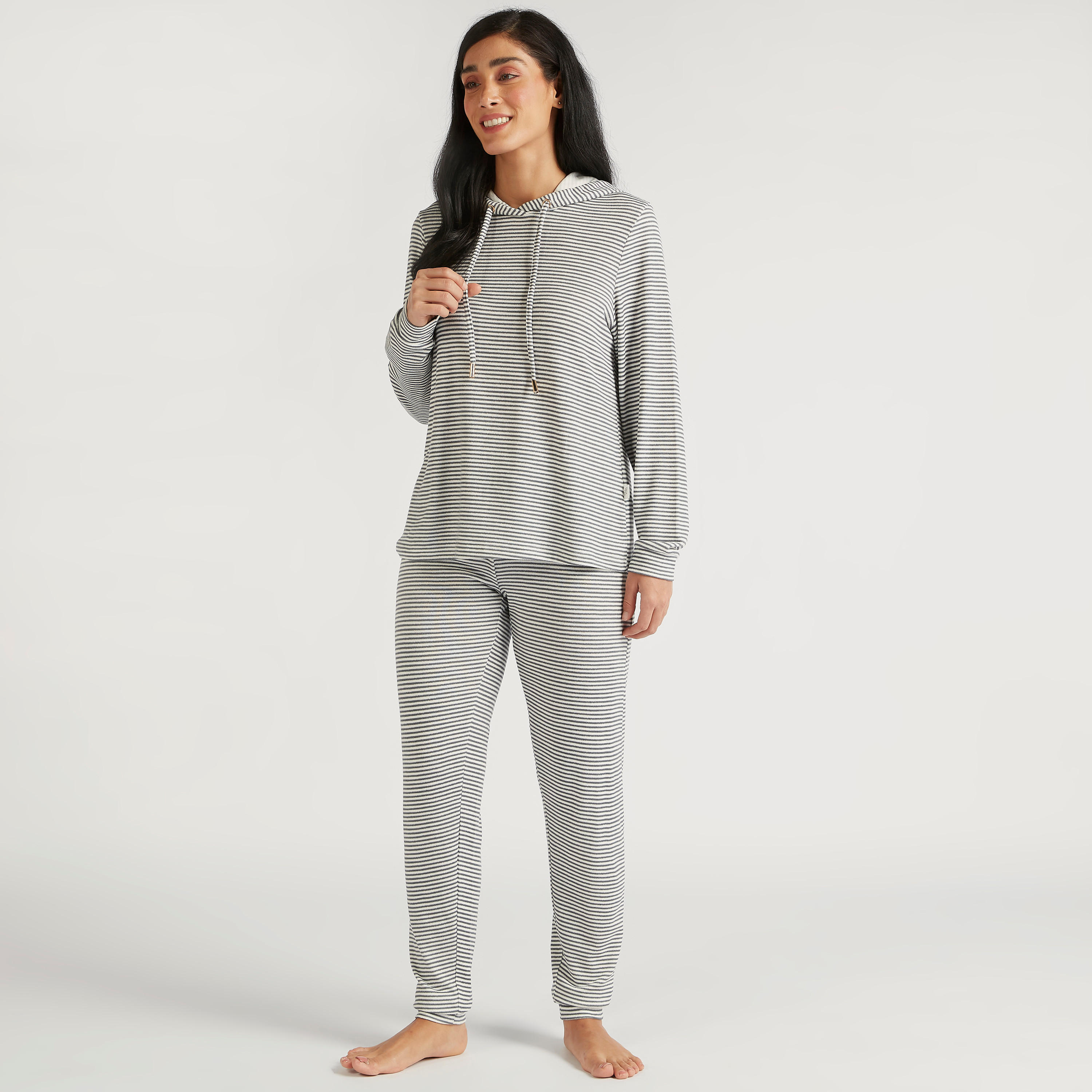 طقم بنطلون بيجاما طويل وتيشيرت مقلّم بأكمام طويلة-women-clothing-nightwear-pyjamas-longsets-image-3
