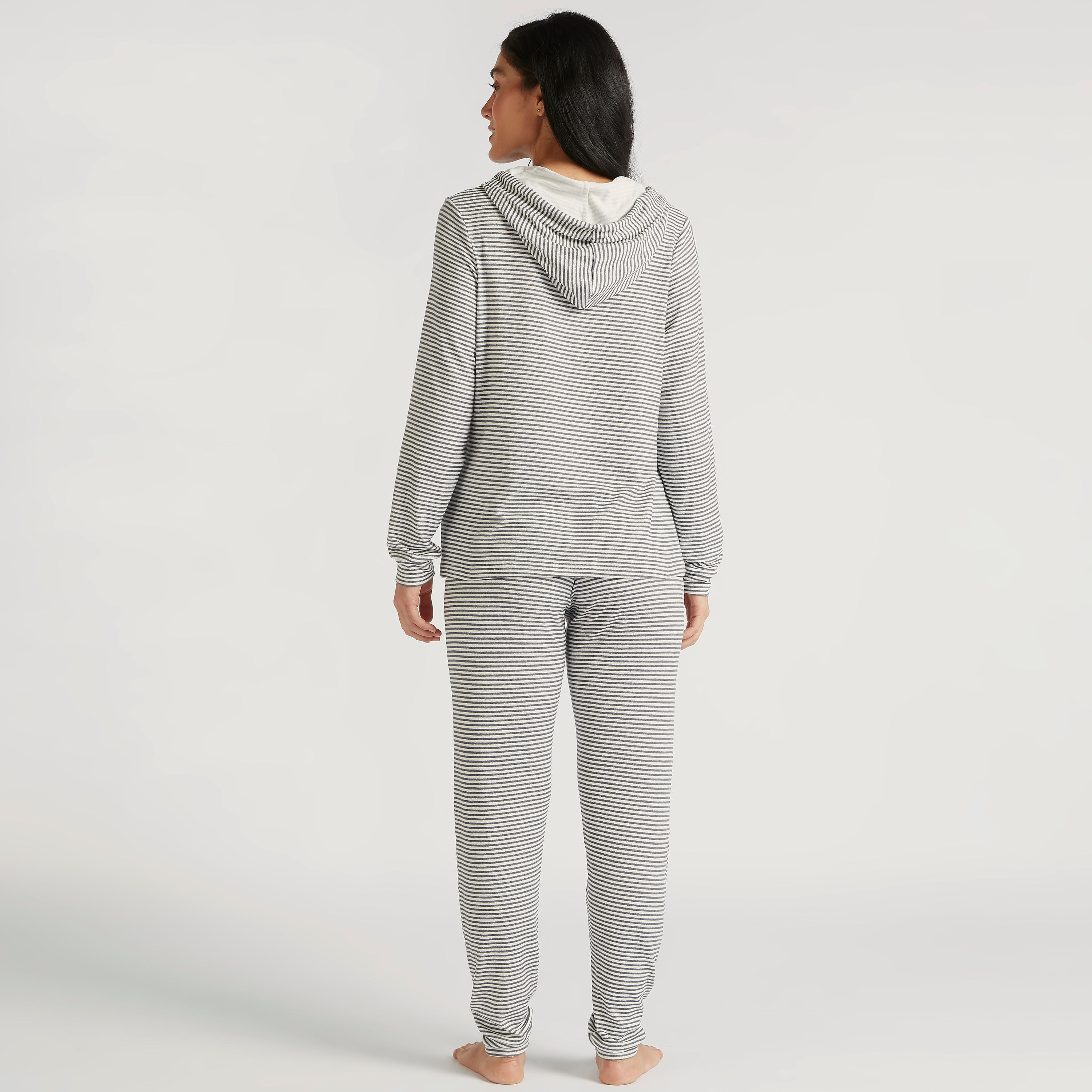 طقم بنطلون بيجاما طويل وتيشيرت مقلّم بأكمام طويلة-women-clothing-nightwear-pyjamas-longsets-image-4