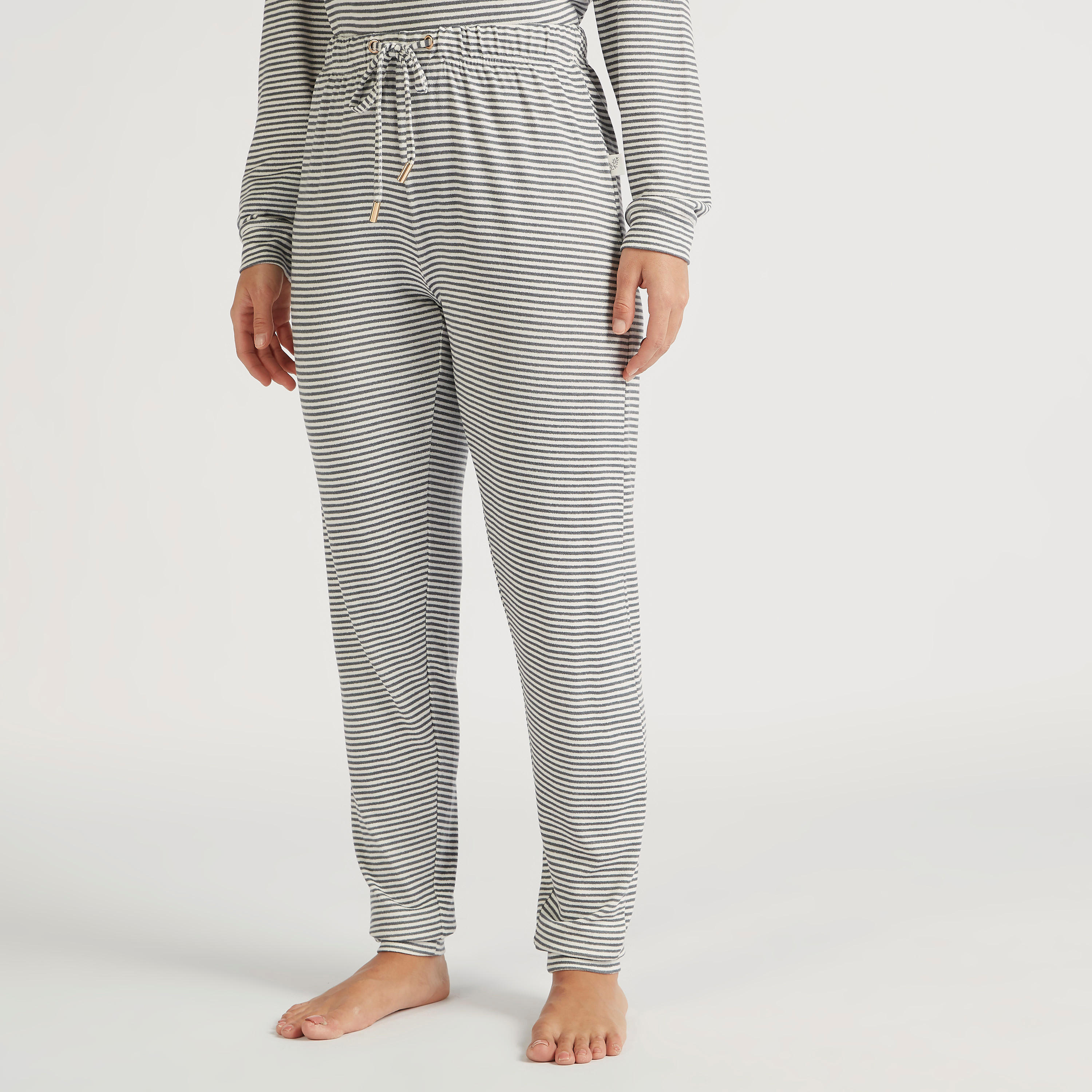 طقم بنطلون بيجاما طويل وتيشيرت مقلّم بأكمام طويلة-women-clothing-nightwear-pyjamas-longsets-image-6