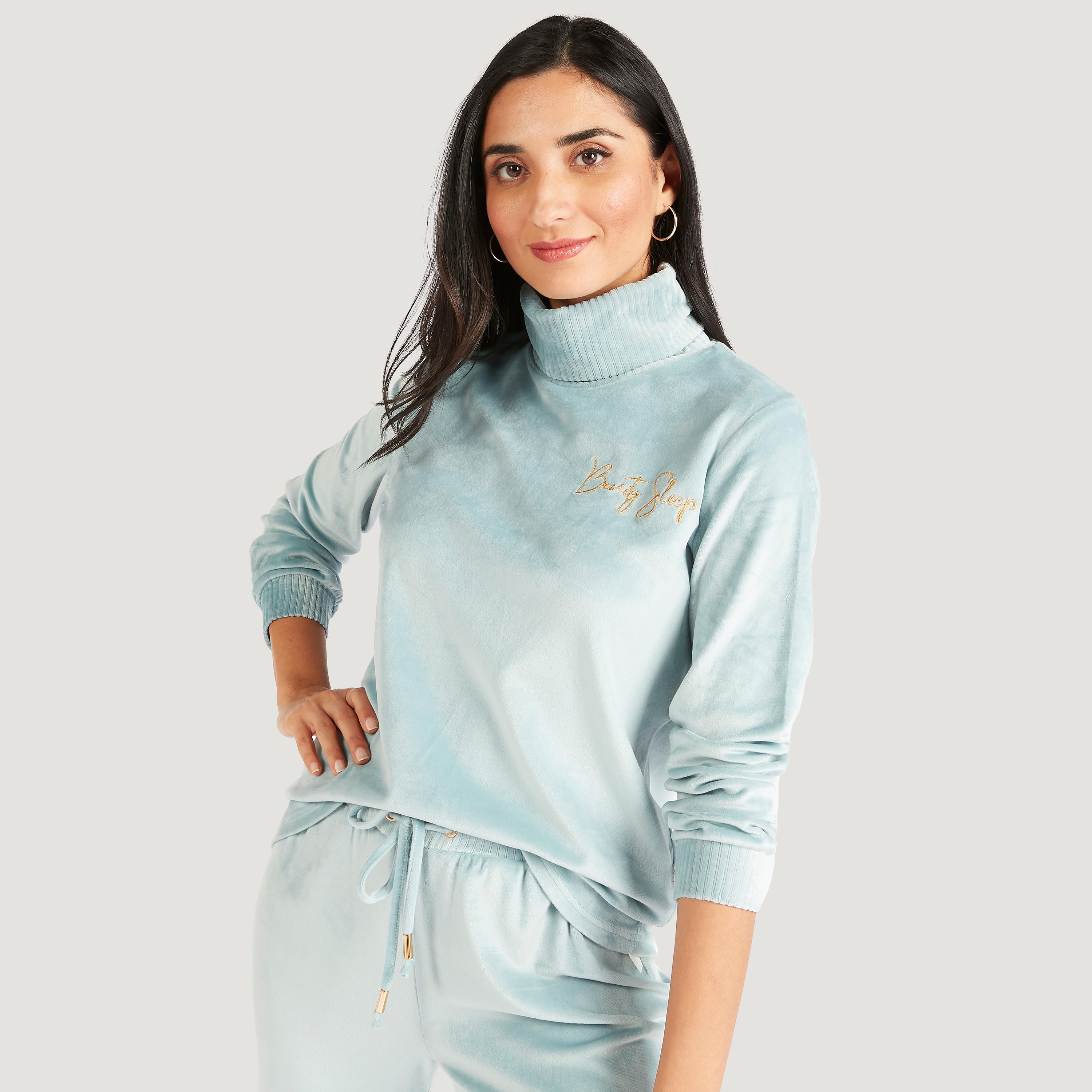 طقم بنطلون بيجاما طويل وتيشيرت بياقة عالية وطبعات-women-clothing-nightwear-pyjamas-longsets-image-3