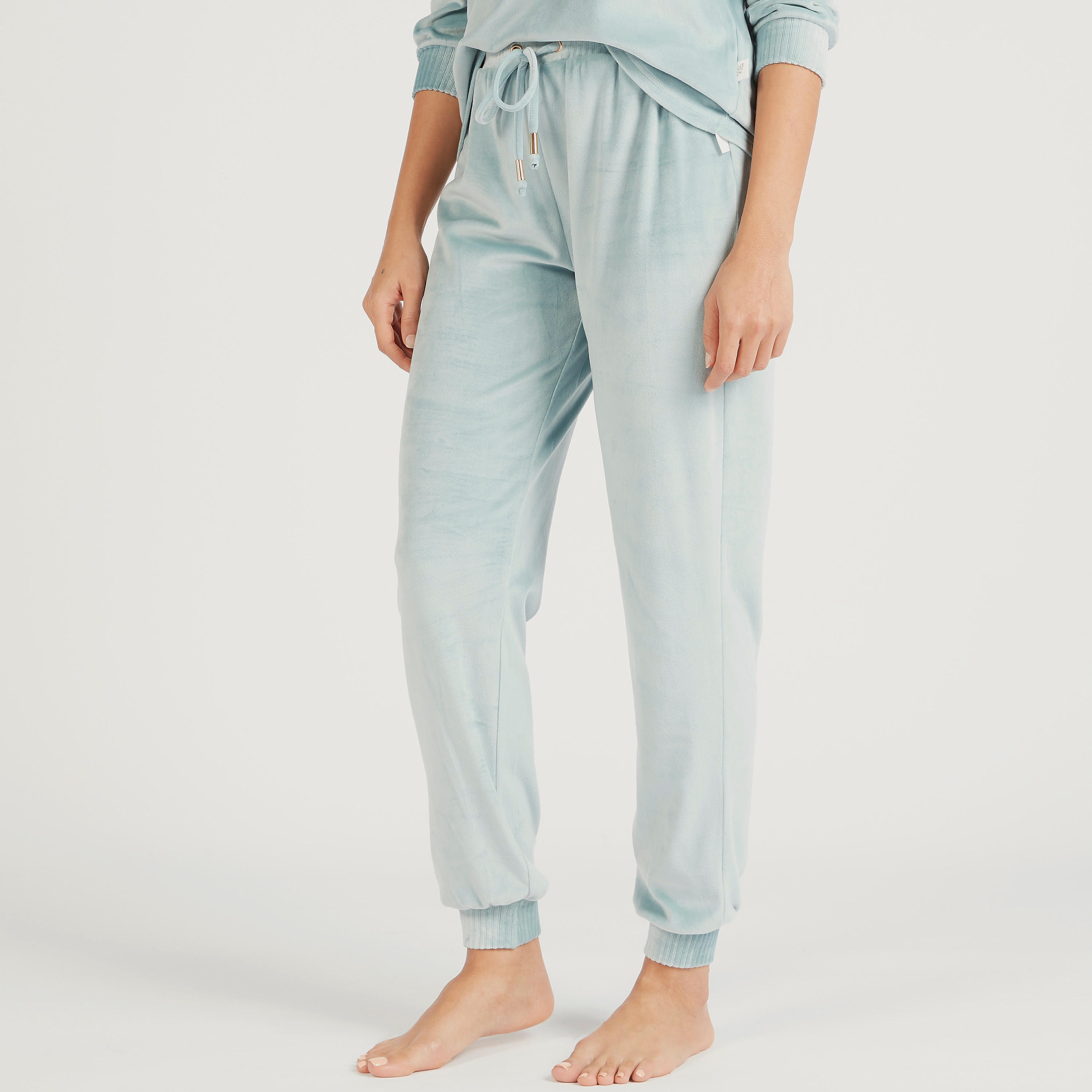 طقم بنطلون بيجاما طويل وتيشيرت بياقة عالية وطبعات-women-clothing-nightwear-pyjamas-longsets-image-6