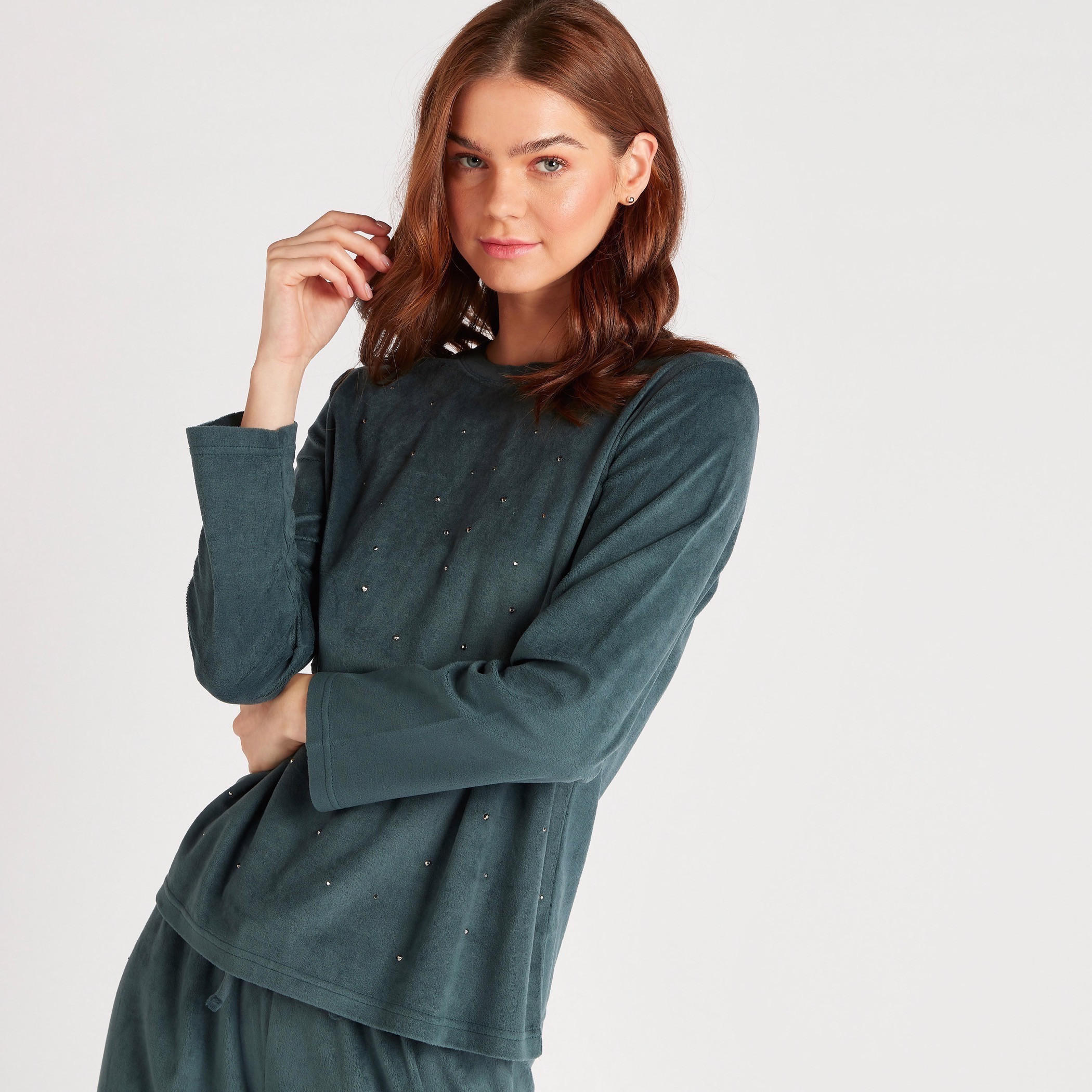 طقم بنطلون بيجاما طويل مع تيشيرت سادة مزّين-women-clothing-nightwear-pyjamas-longsets-image-3