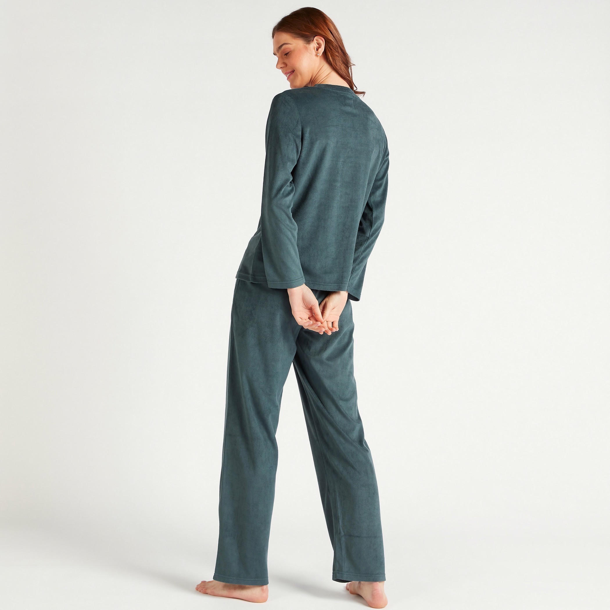 طقم بنطلون بيجاما طويل مع تيشيرت سادة مزّين-women-clothing-nightwear-pyjamas-longsets-image-4