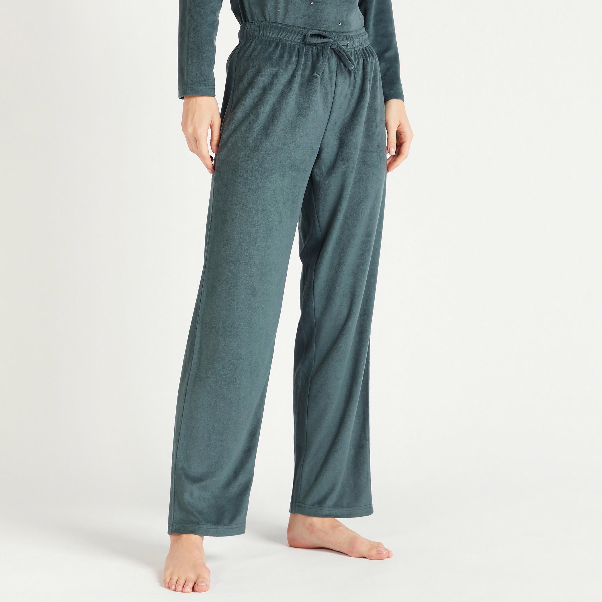 طقم بنطلون بيجاما طويل مع تيشيرت سادة مزّين-women-clothing-nightwear-pyjamas-longsets-image-5