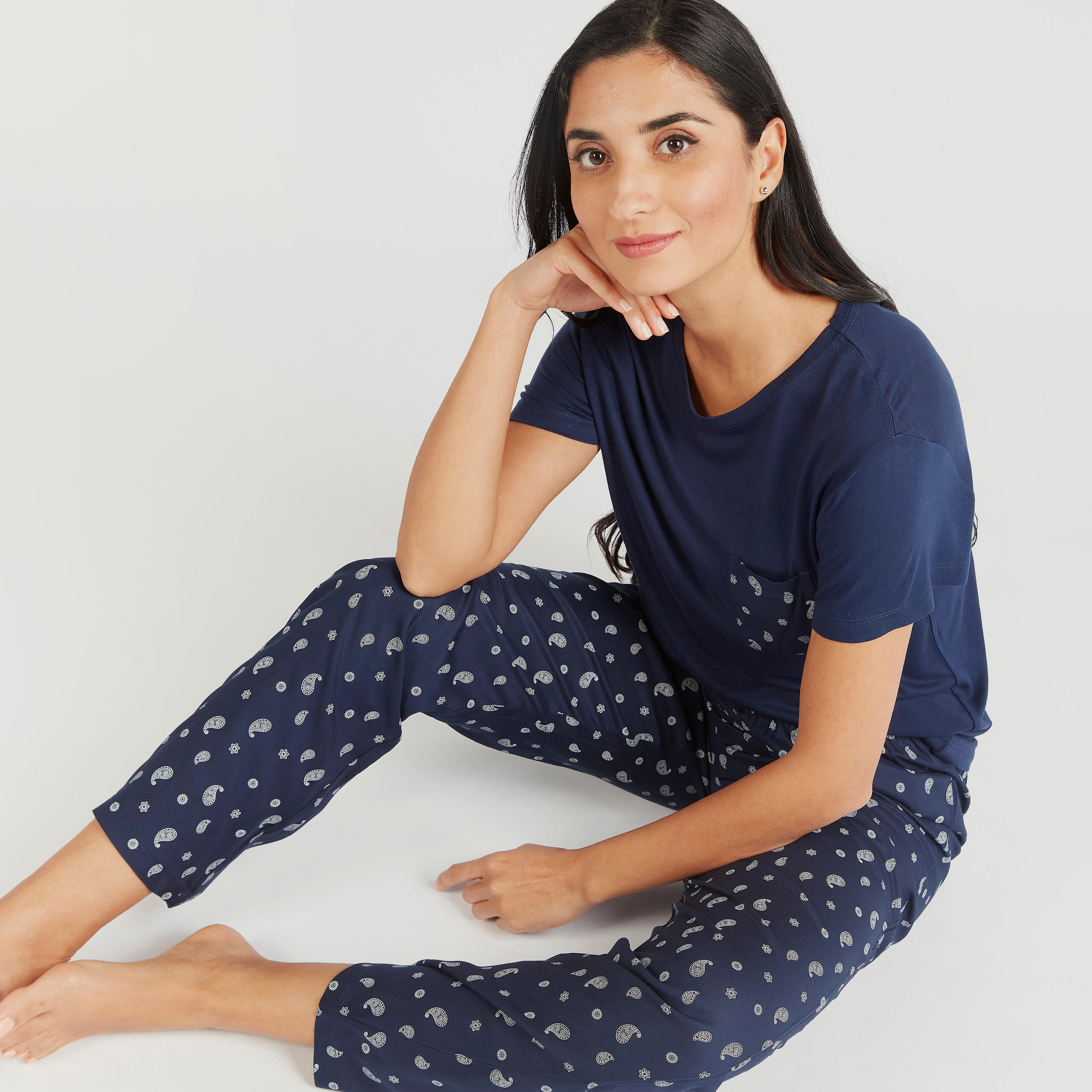 طقم بنطلون بيجاما وتيشيرت بأكمام قصيرة وطبعات-women-clothing-nightwear-pyjamas-longsets-image-5