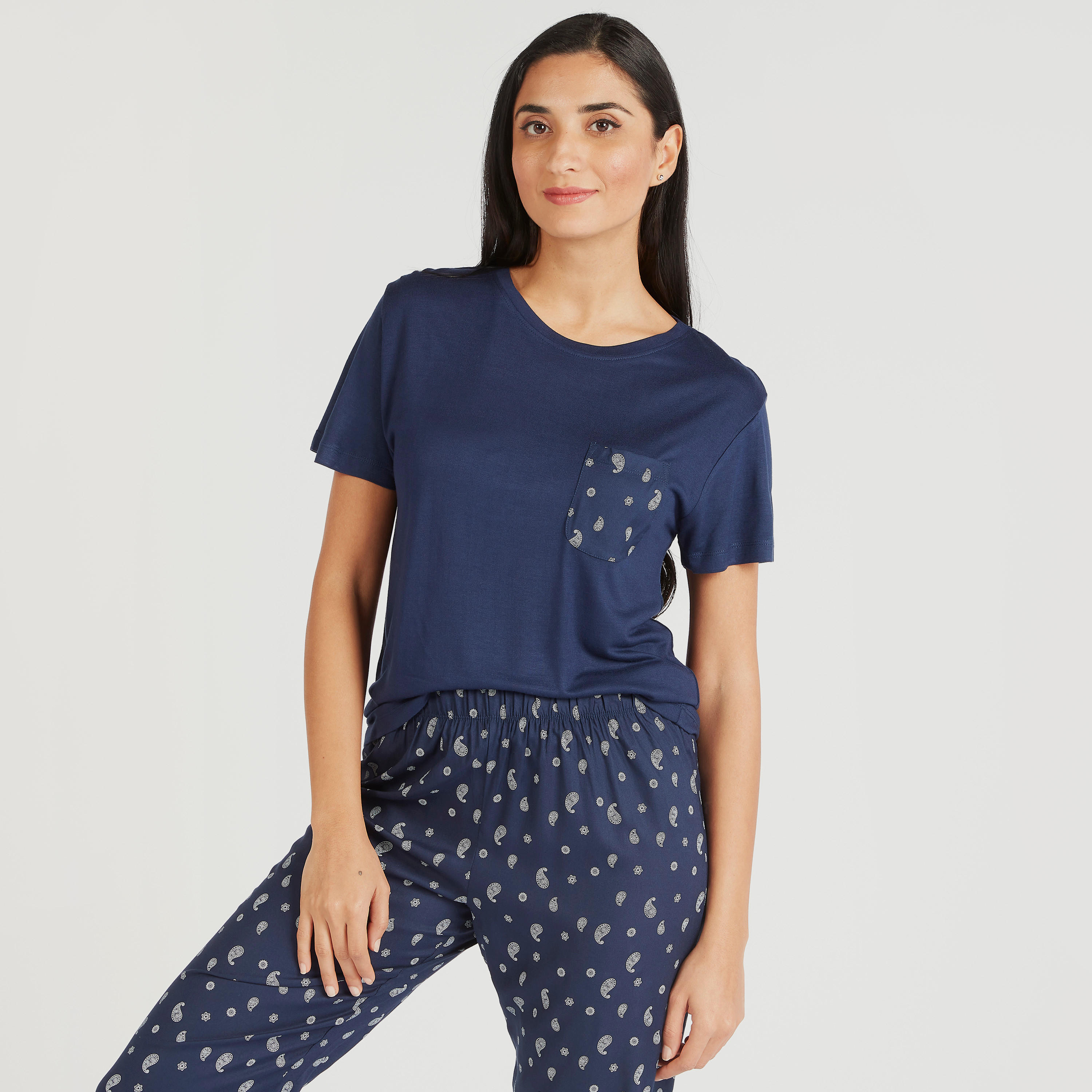 طقم بنطلون بيجاما وتيشيرت بأكمام قصيرة وطبعات-women-clothing-nightwear-pyjamas-longsets-image-3