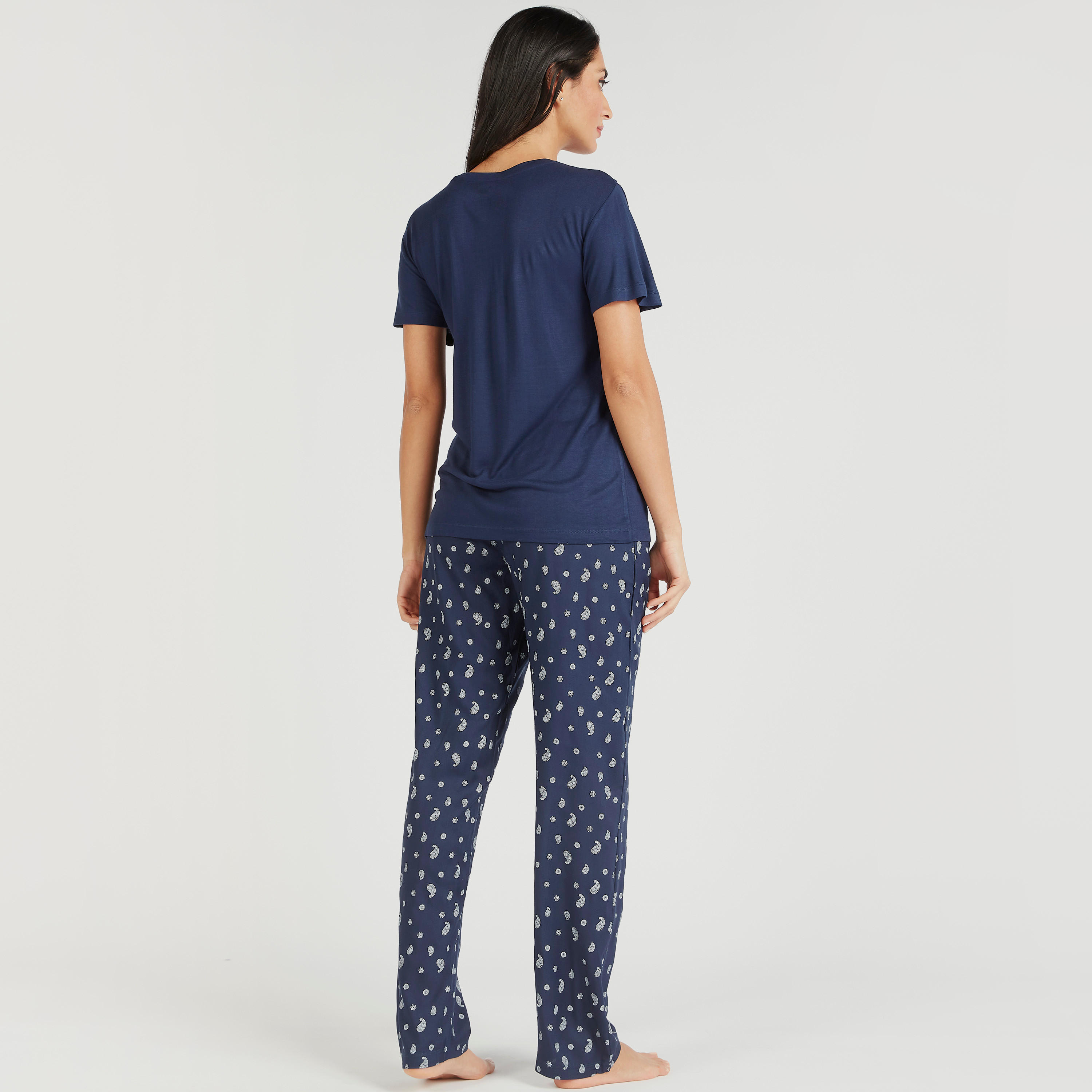 طقم بنطلون بيجاما وتيشيرت بأكمام قصيرة وطبعات-women-clothing-nightwear-pyjamas-longsets-image-2