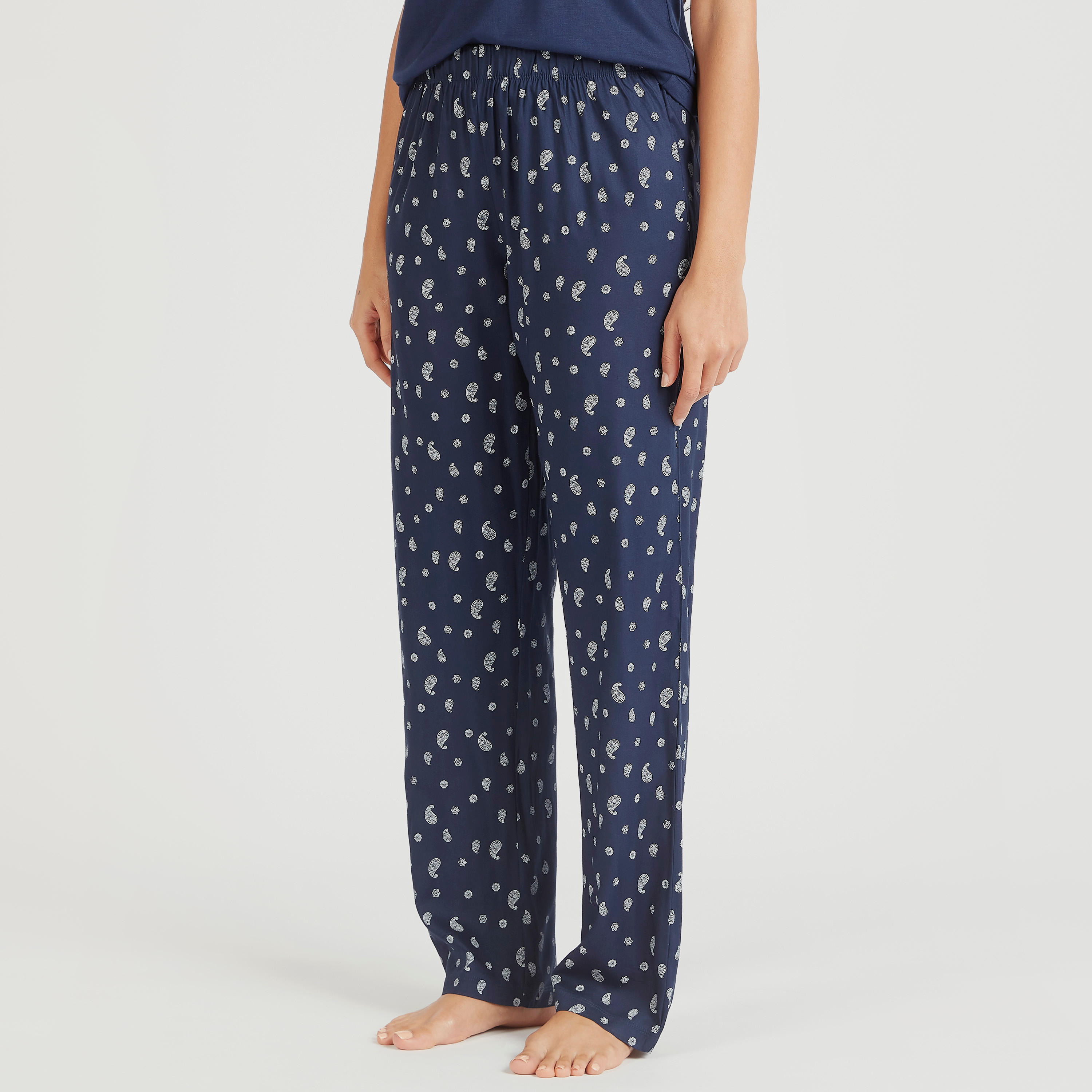 طقم بنطلون بيجاما وتيشيرت بأكمام قصيرة وطبعات-women-clothing-nightwear-pyjamas-longsets-image-1