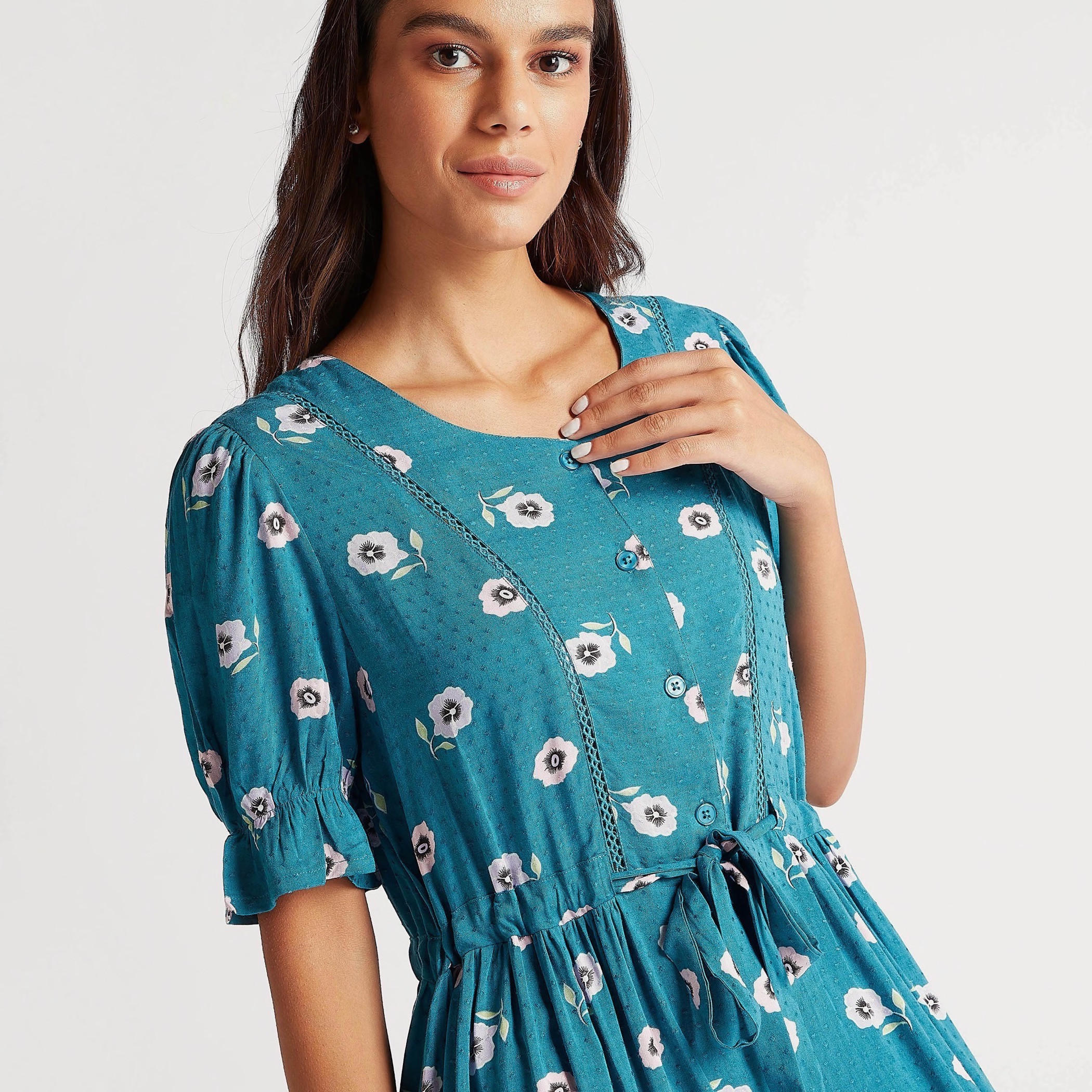 بلوزة بياقة V وأكمام طويلة وطبعات أزهار-women-clothing-nightwear-nighties-image-3