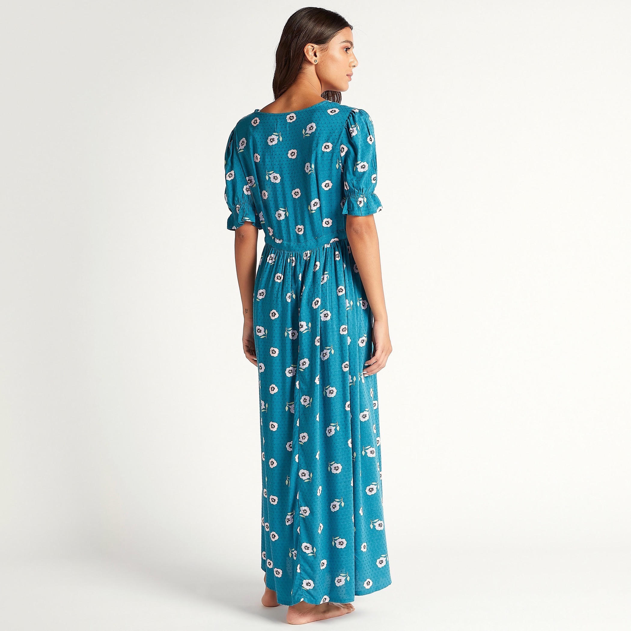 بلوزة بياقة V وأكمام طويلة وطبعات أزهار-women-clothing-nightwear-nighties-image-4