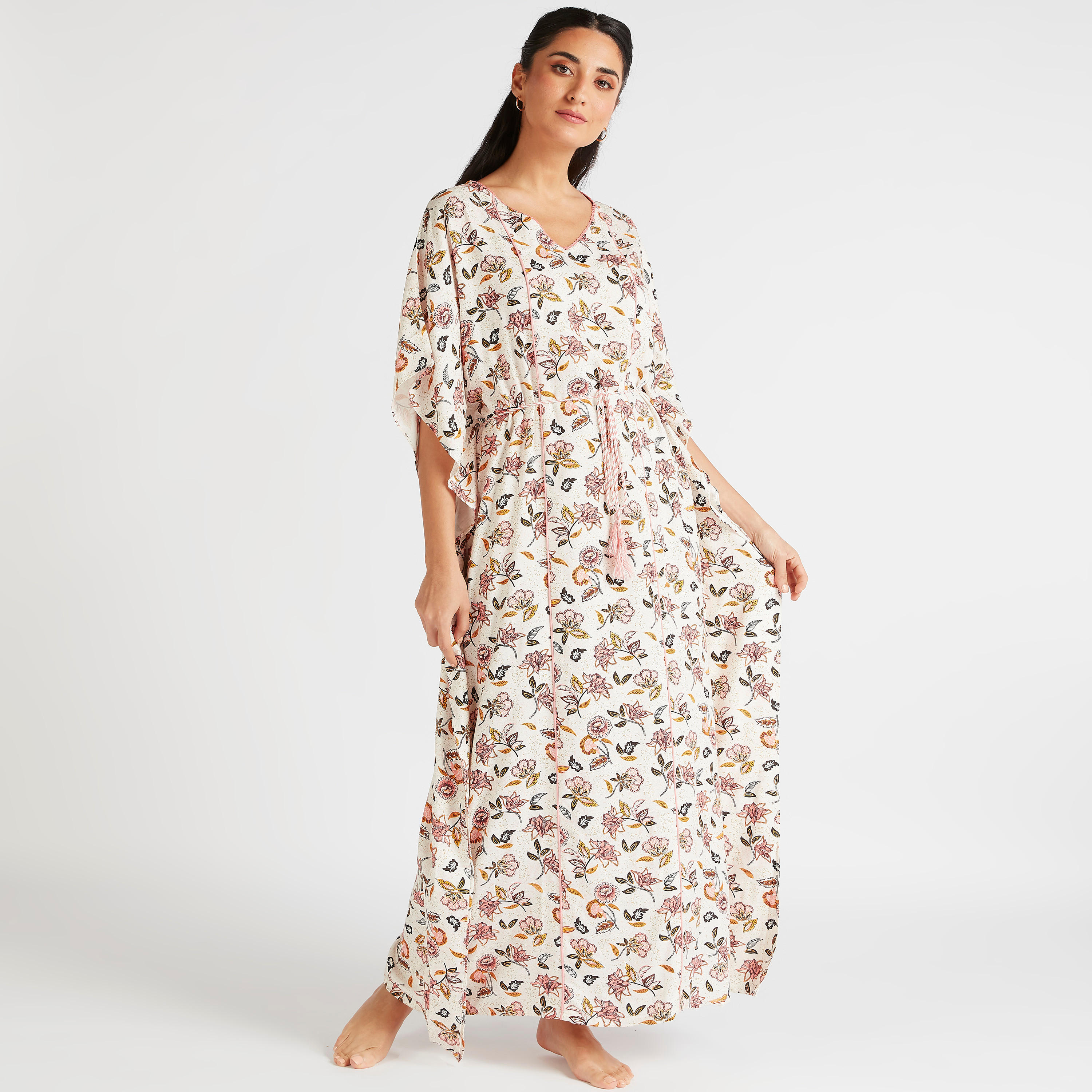 ثوب بطبعات أزهار وياقة v ورباط وأكمام قصيرة-women-clothing-nightwear-nighties-image-2
