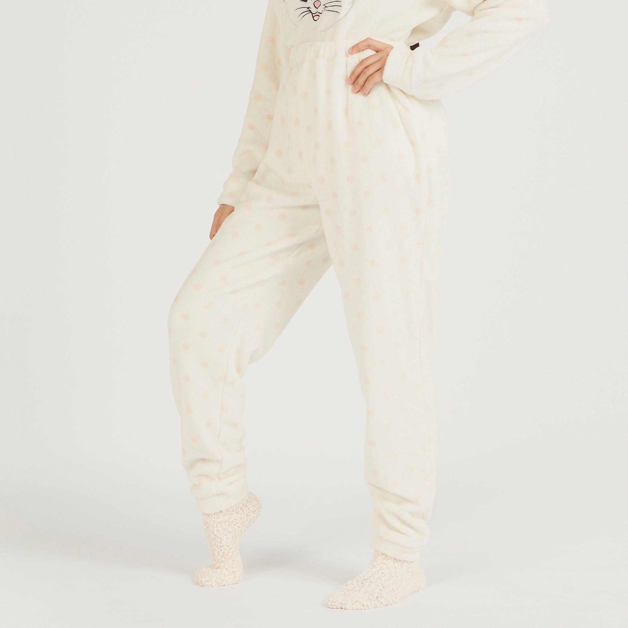 طقم بنطلون بيجاما وجوارب وبلوزة بارزة الملمس بأكمام طويلة وتصميم ماري-women-clothing-nightwear-pyjamas-longsets-image-7