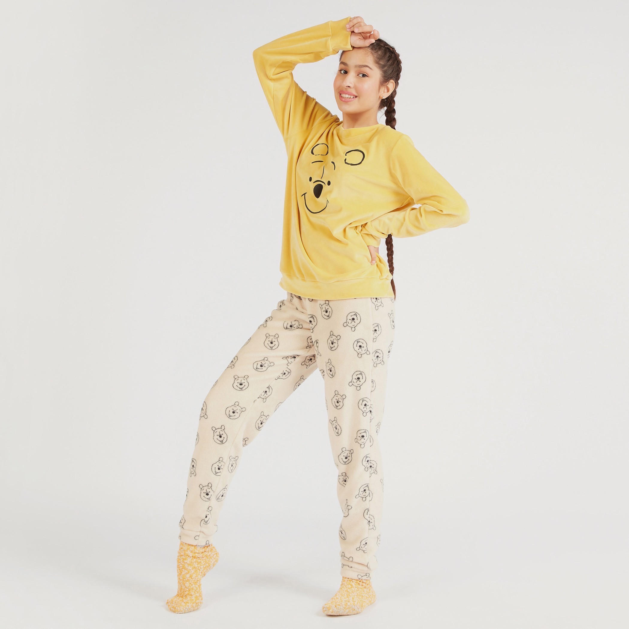 طقم بيجاما وسويت شيرت بارز الملمس بياقة ضيقة وطبعات ويني ذا بوه-women-clothing-nightwear-pyjamas-longsets-image-2
