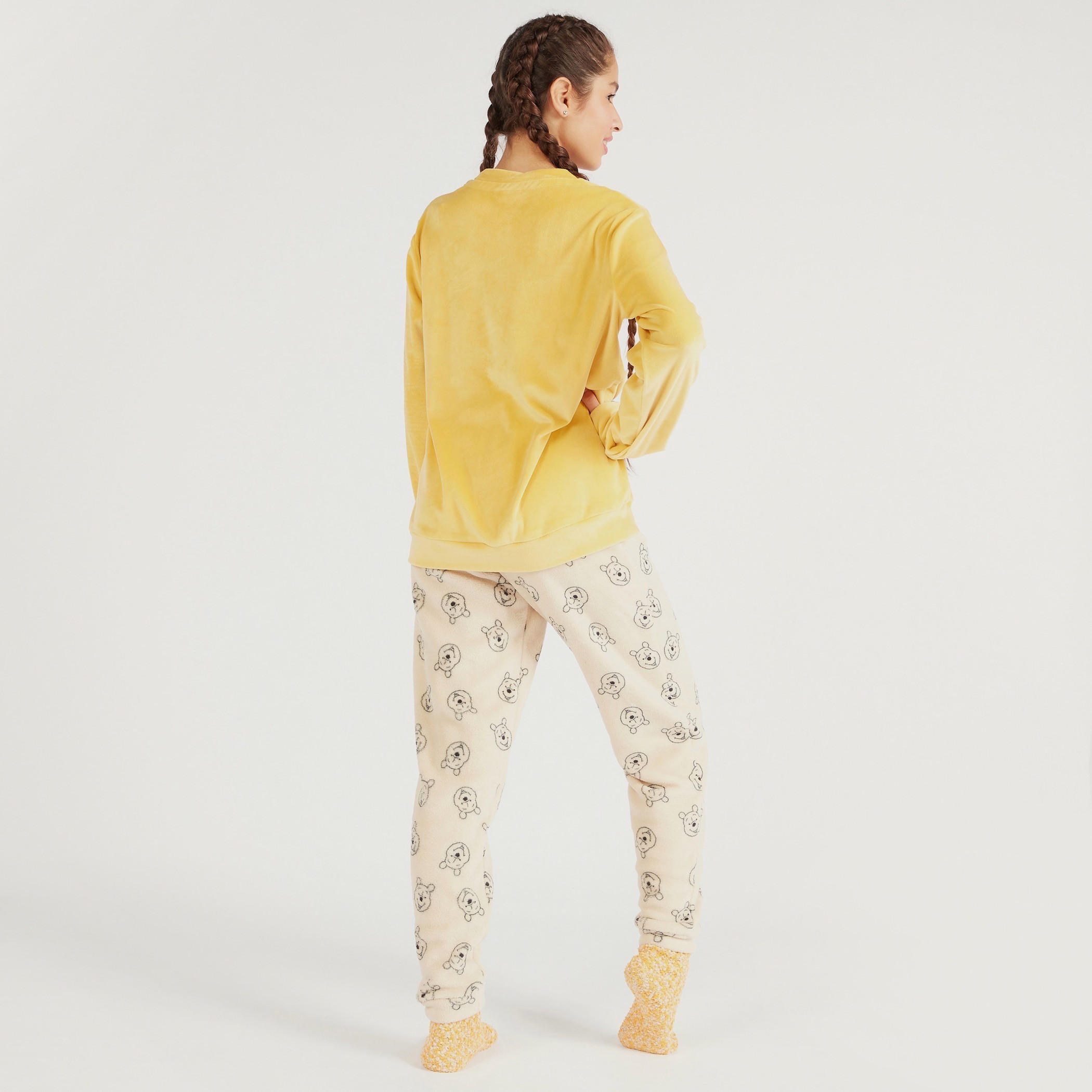 طقم بيجاما وسويت شيرت بارز الملمس بياقة ضيقة وطبعات ويني ذا بوه-women-clothing-nightwear-pyjamas-longsets-image-4