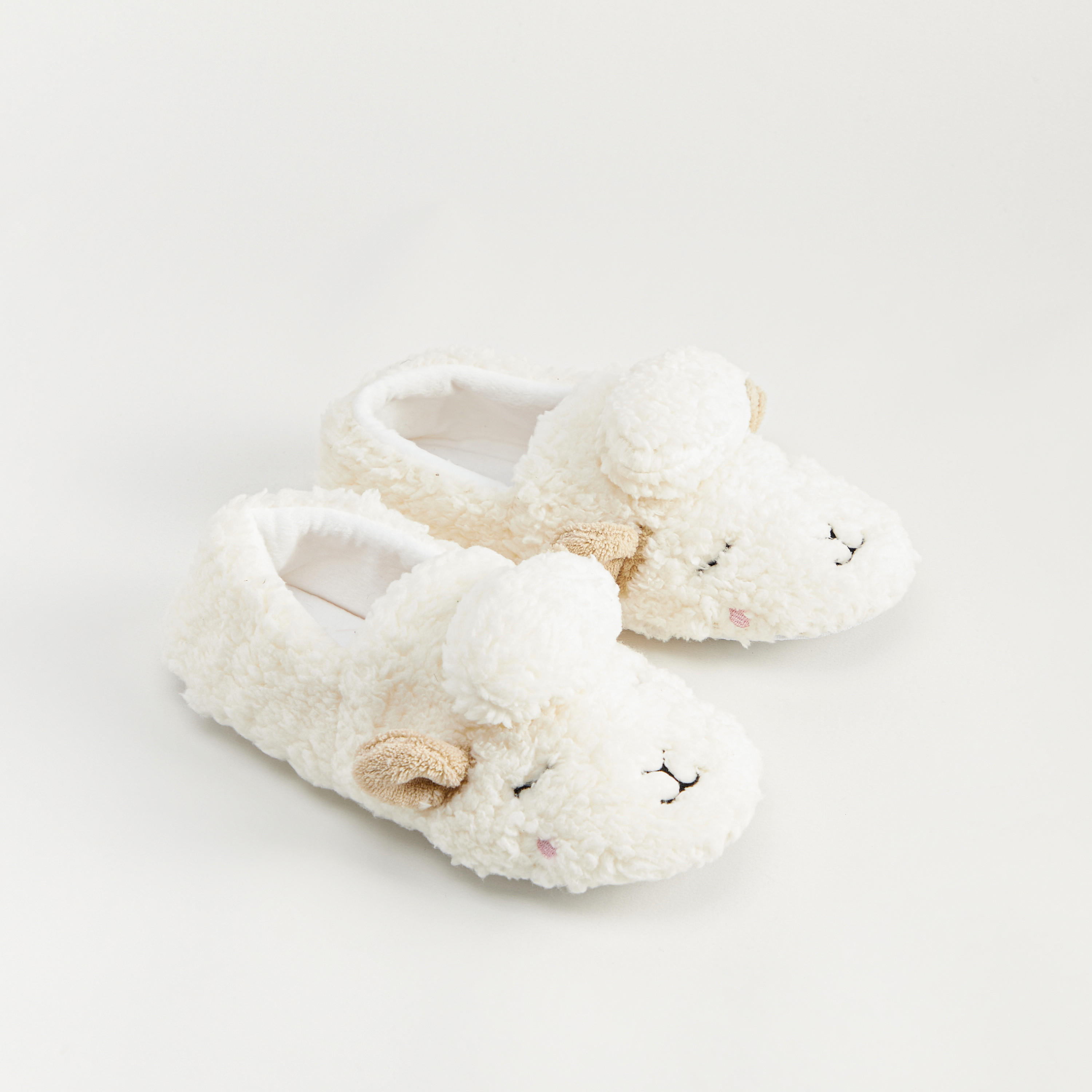 شبشب غرفة نوم سهل الارتداء مطرّز بتفاصيل مزخرفة-women-clothing-nightwear-bedroomslippers-image-2
