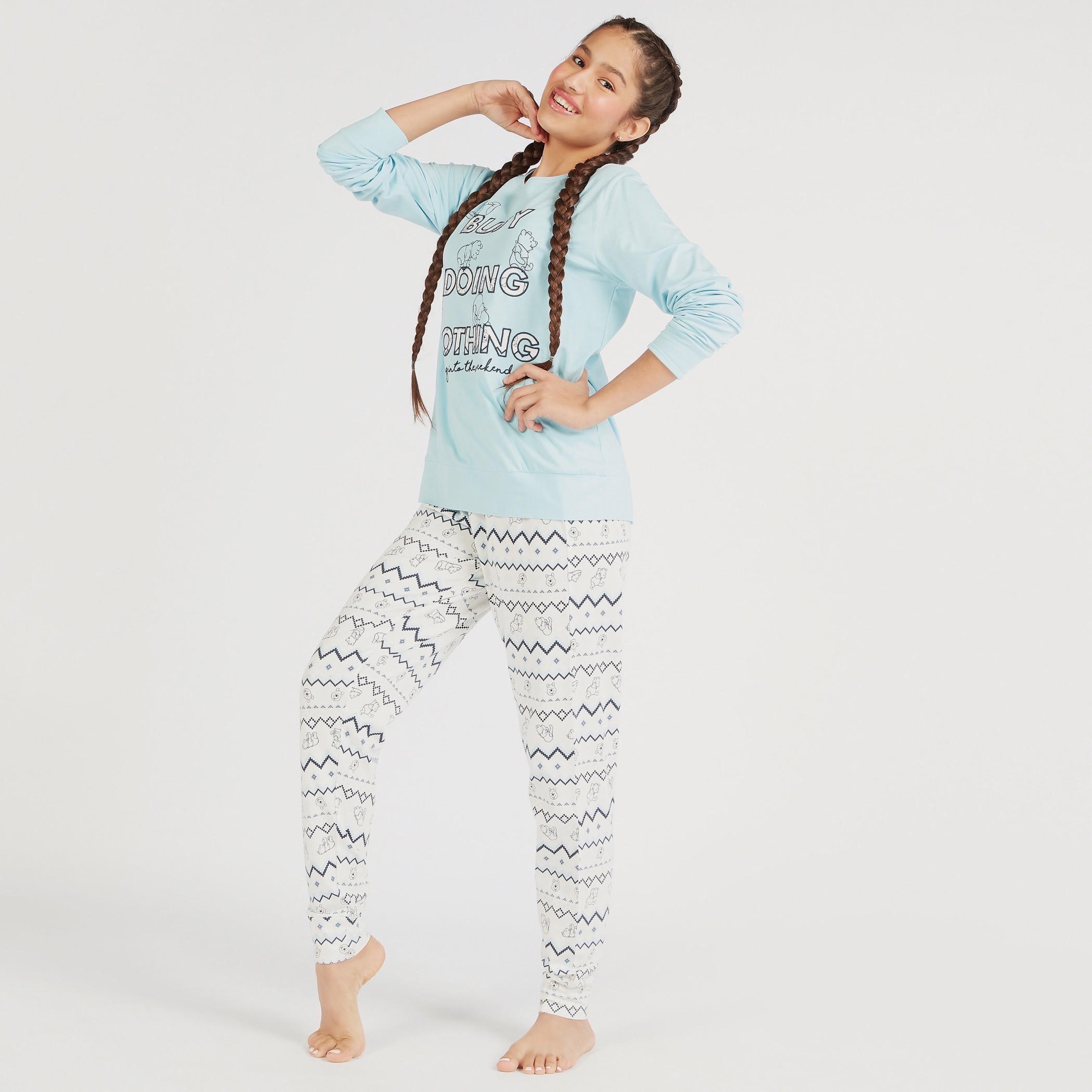 طقم بنطلون بيجاما وتيشيرت بياقة ضيّقة وطبعات-women-clothing-nightwear-pyjamas-longsets-image-2