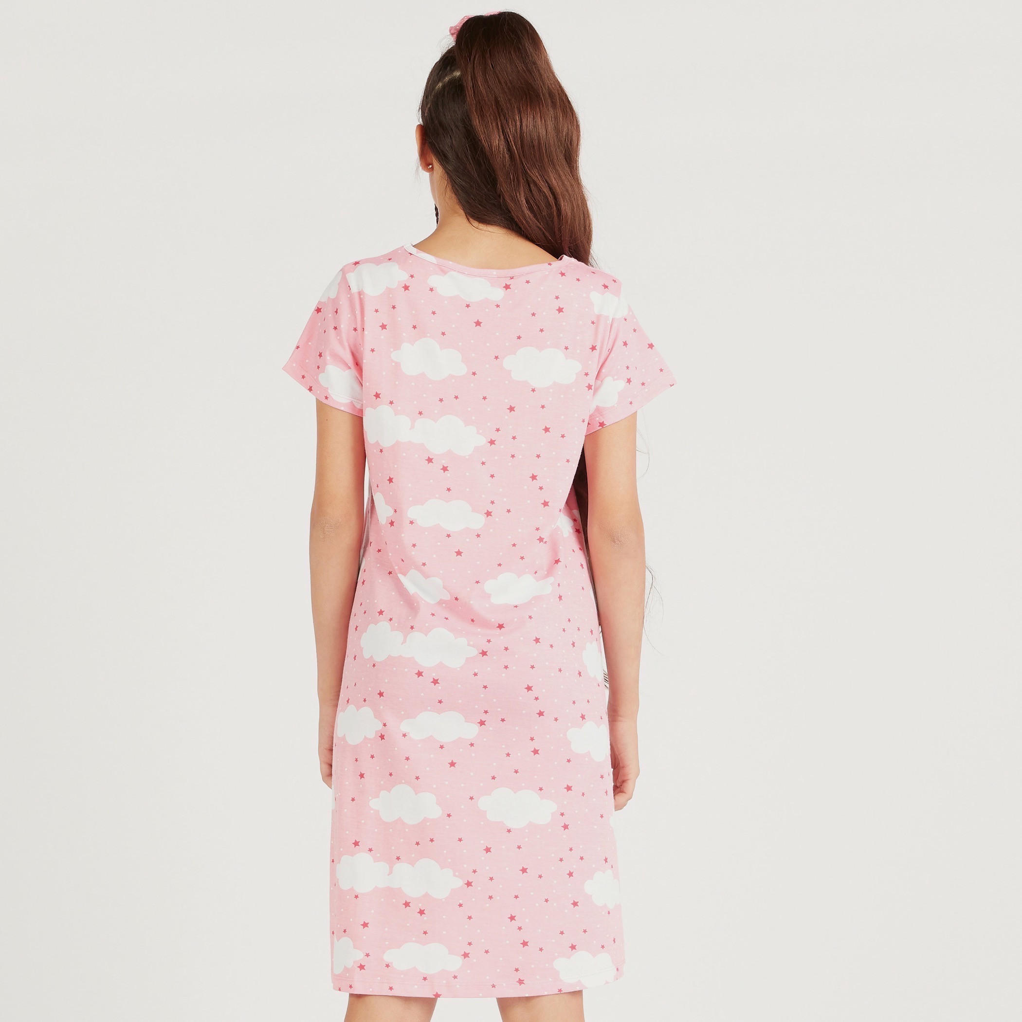 قميص نوم بياقة ضيّقة وأكمام قصيرة وطبعات - طقم من قطعتين-women-clothing-nightwear-nighties-image-5