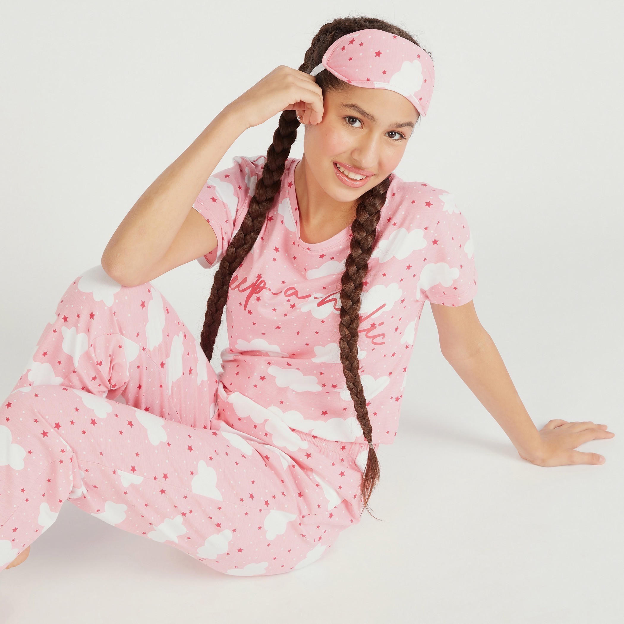 طقم بنطلون بيجاما وتيشيرت بياقة مستديرة وطبعات مع قناع عيون-women-clothing-nightwear-pyjamas-longsets-image-1