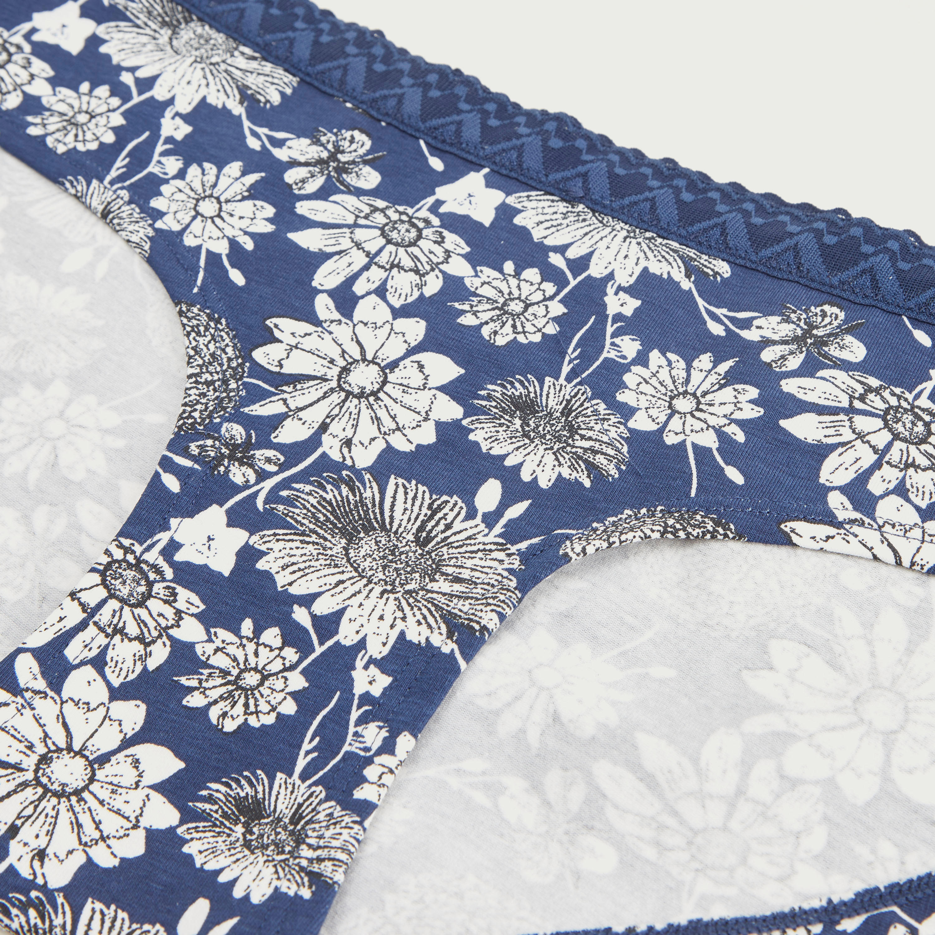 سراويل هيبستر بخصر مطاطي وطبعات أزهار-women-clothing-lingerie-panties-image-2