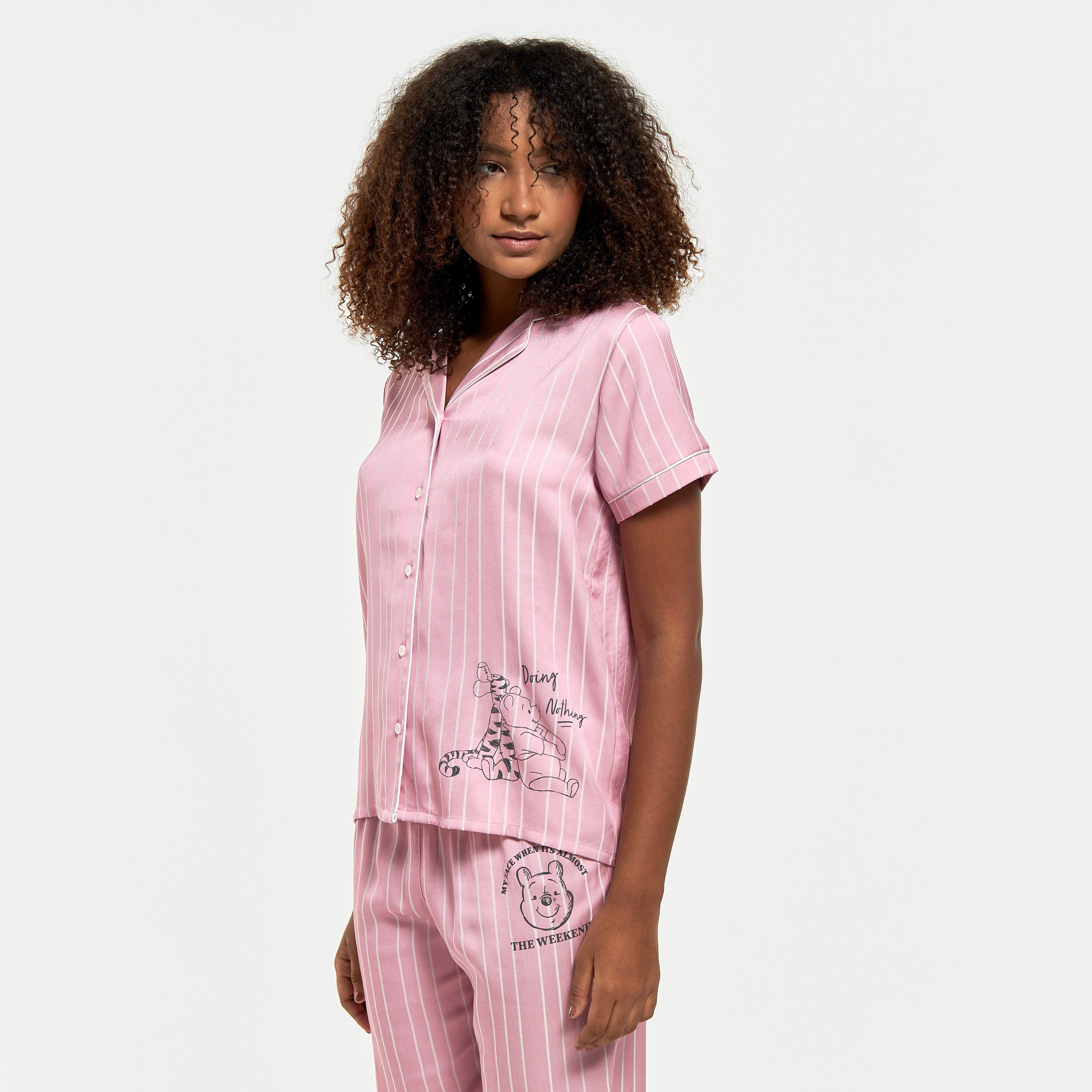 طقم بنطلون بيجاما وقميص مخطط بتصميم ويني ذا بوه-women-clothing-nightwear-pyjamas-longsets-image-3