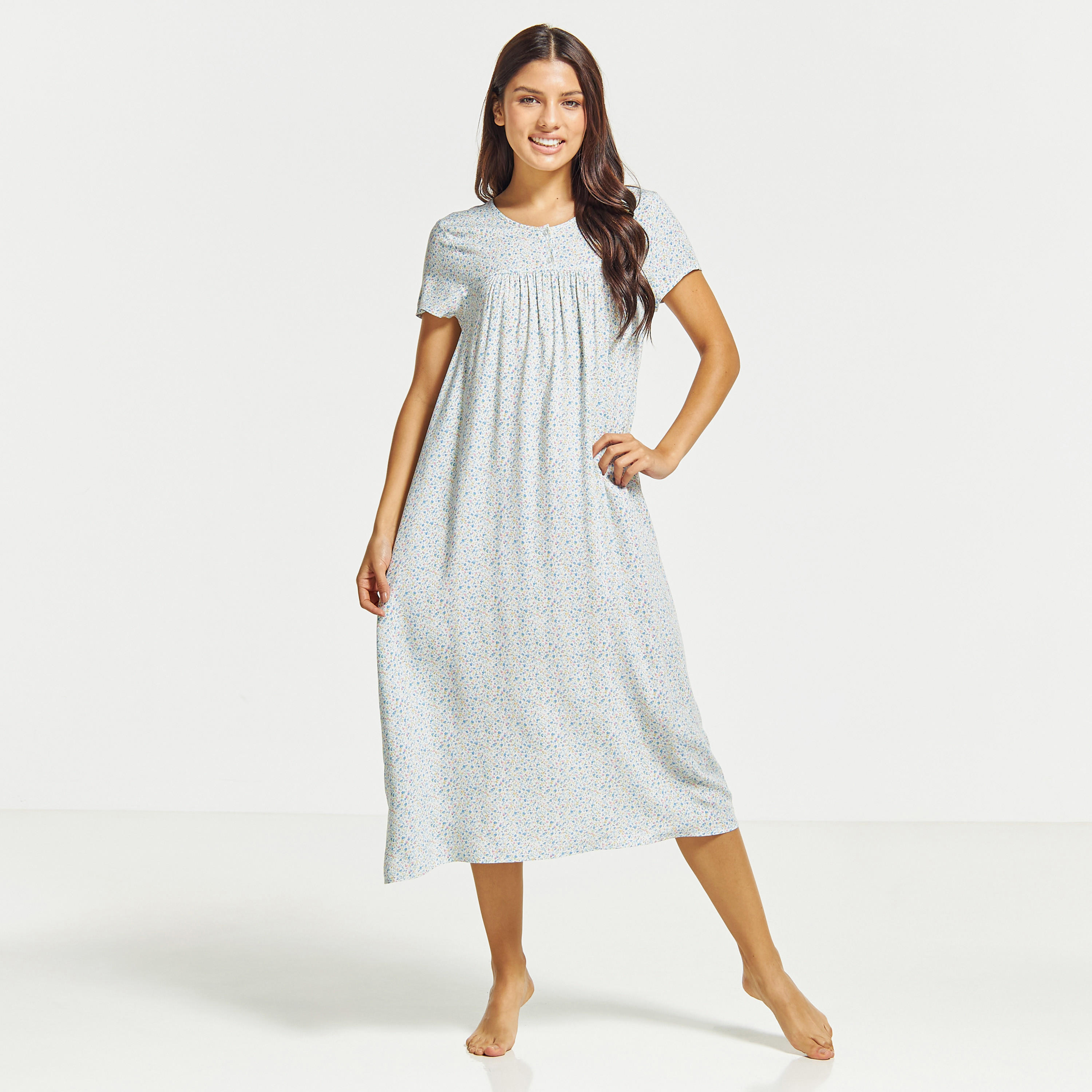 ثوب نوم ميدي بأكمام قصيرة وطبعات أزهار-women-clothing-nightwear-nighties-image-1
