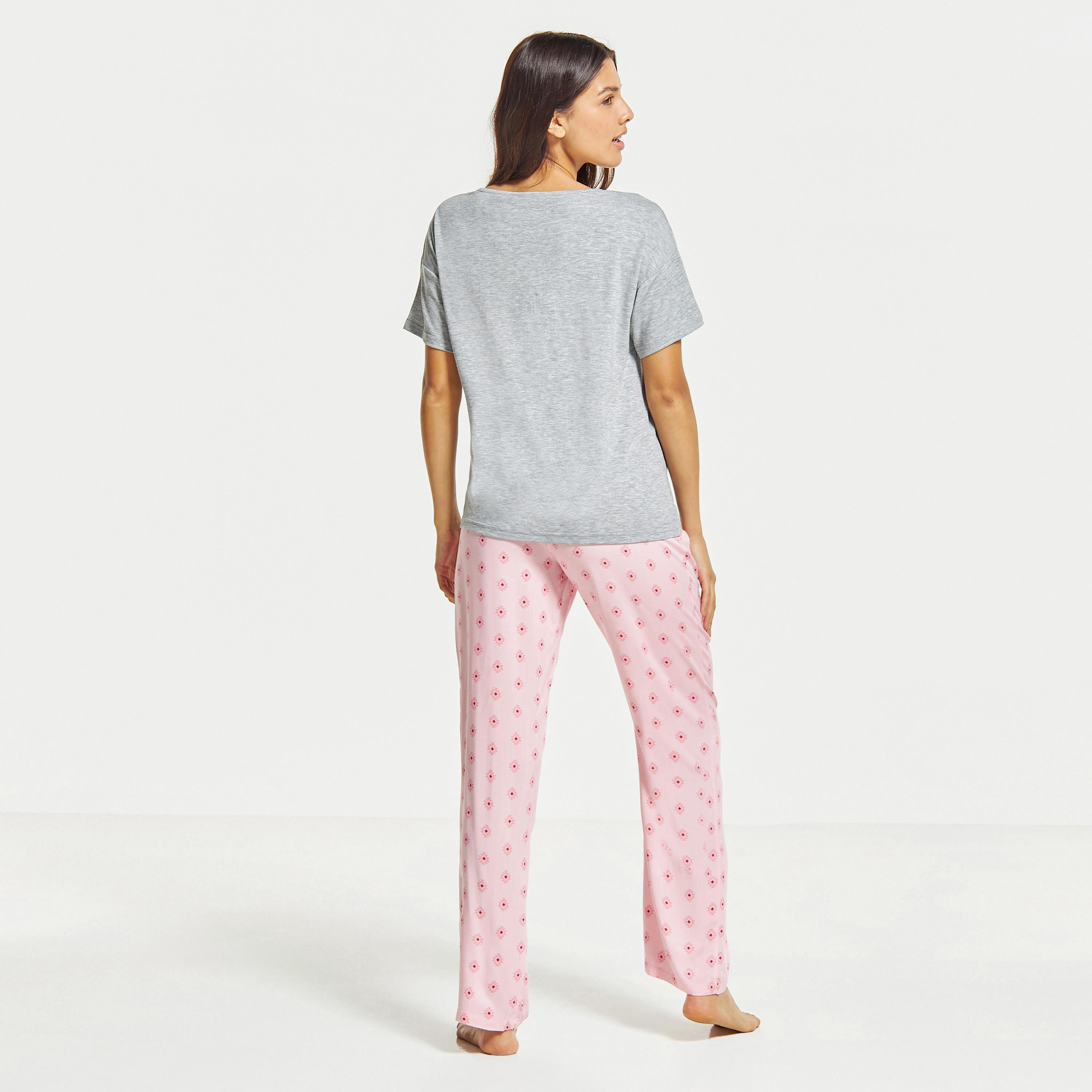 طقم بنطلون بيجاما وتيشيرت بياقة مستديرة وطبعات-women-clothing-nightwear-pyjamas-longsets-image-3