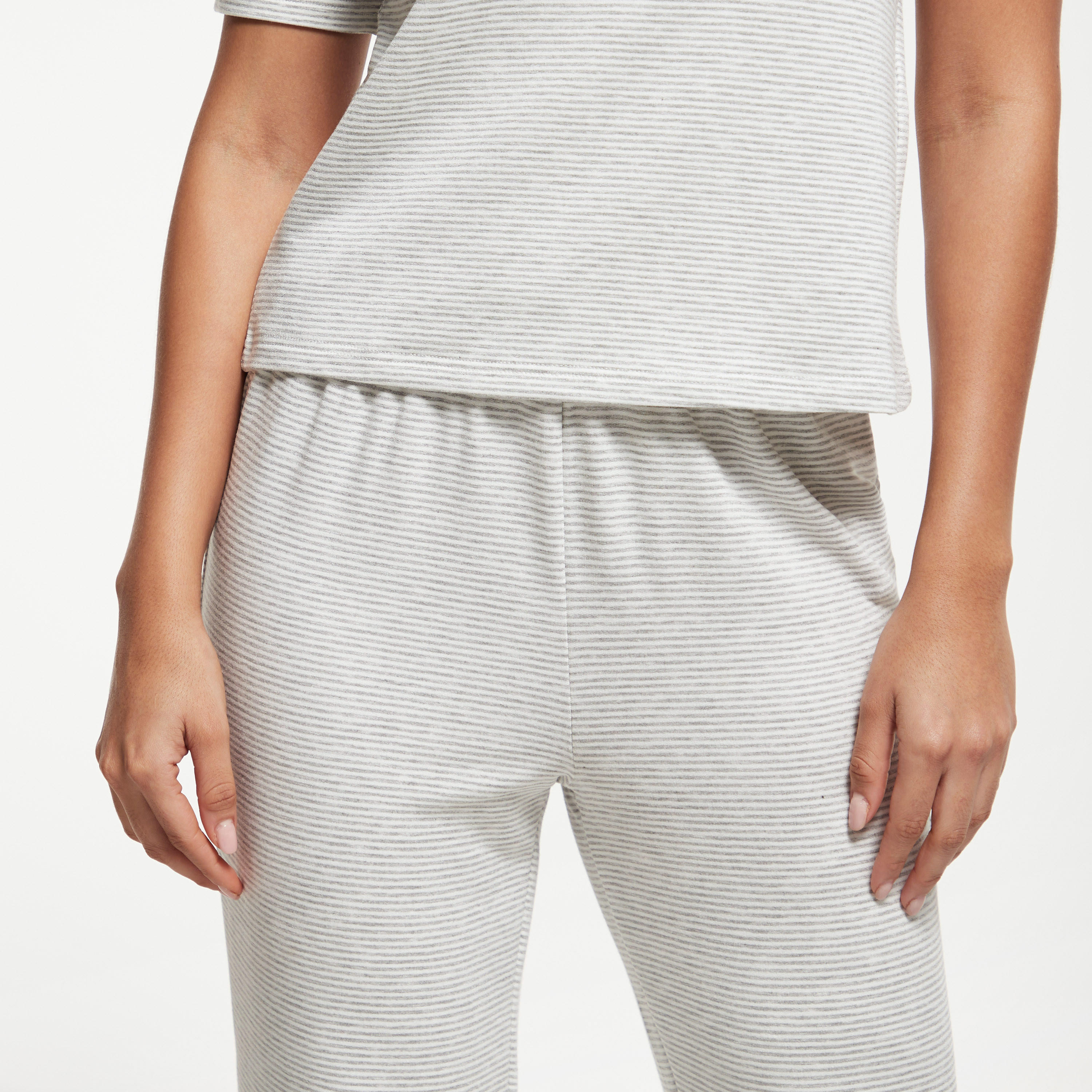 طقم بنطلون بيجاما وتيشيرت مخطط بأكمام قصيرة-women-clothing-nightwear-pyjamas-longsets-image-5
